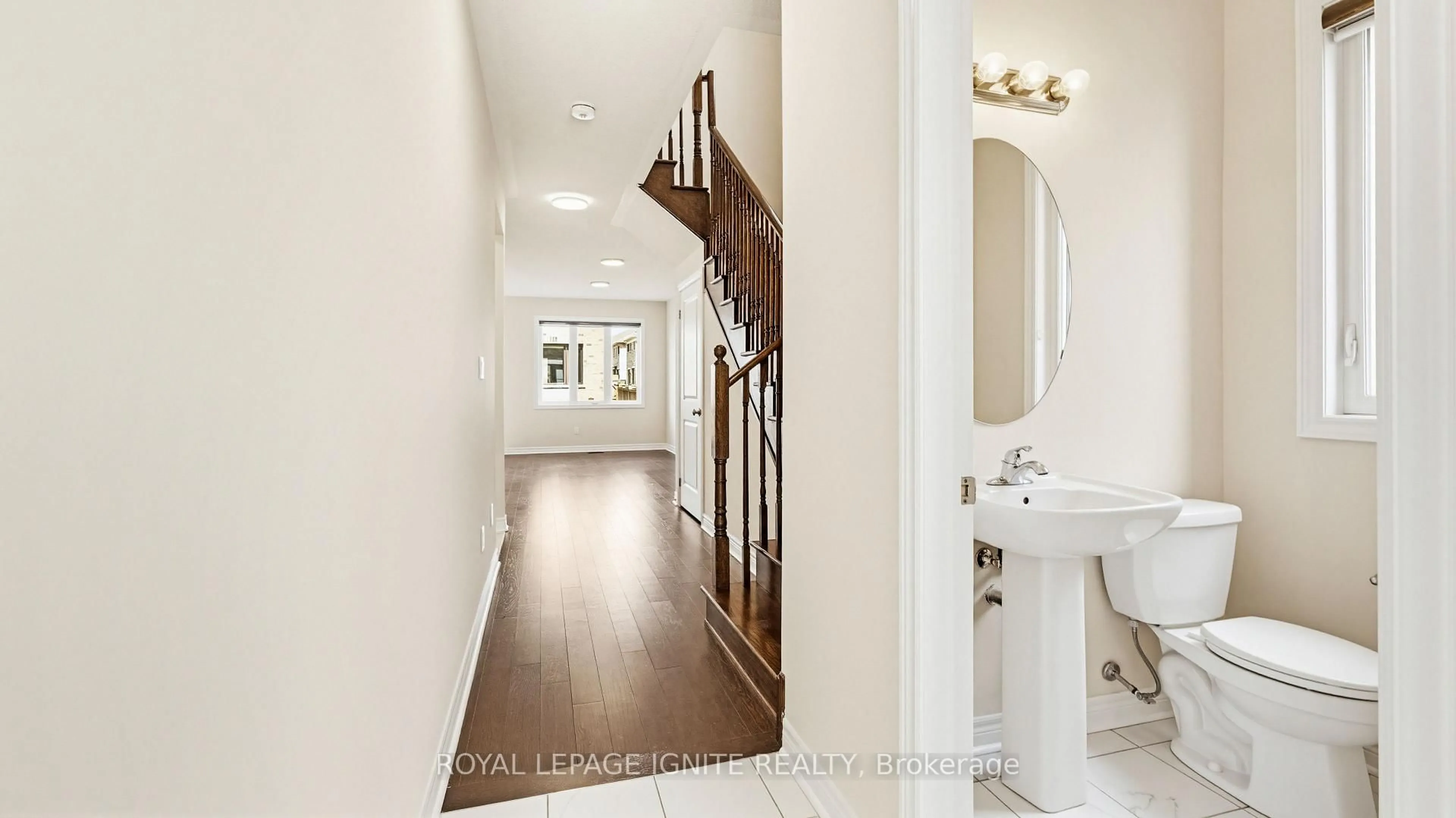 Indoor entryway for 1168 Drawstring Lane, Pickering Ontario L1X 0G7
