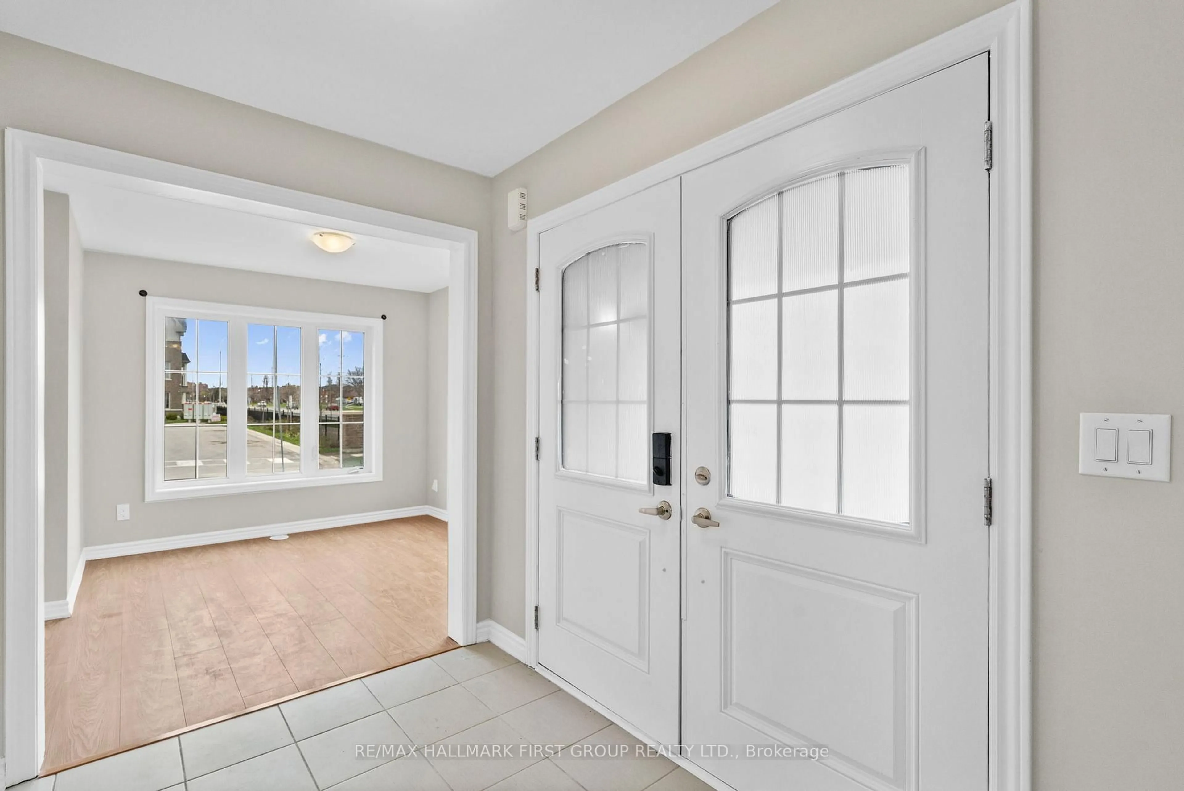 Indoor entryway for 24 Amulet Way, Whitby Ontario L1R 0R5
