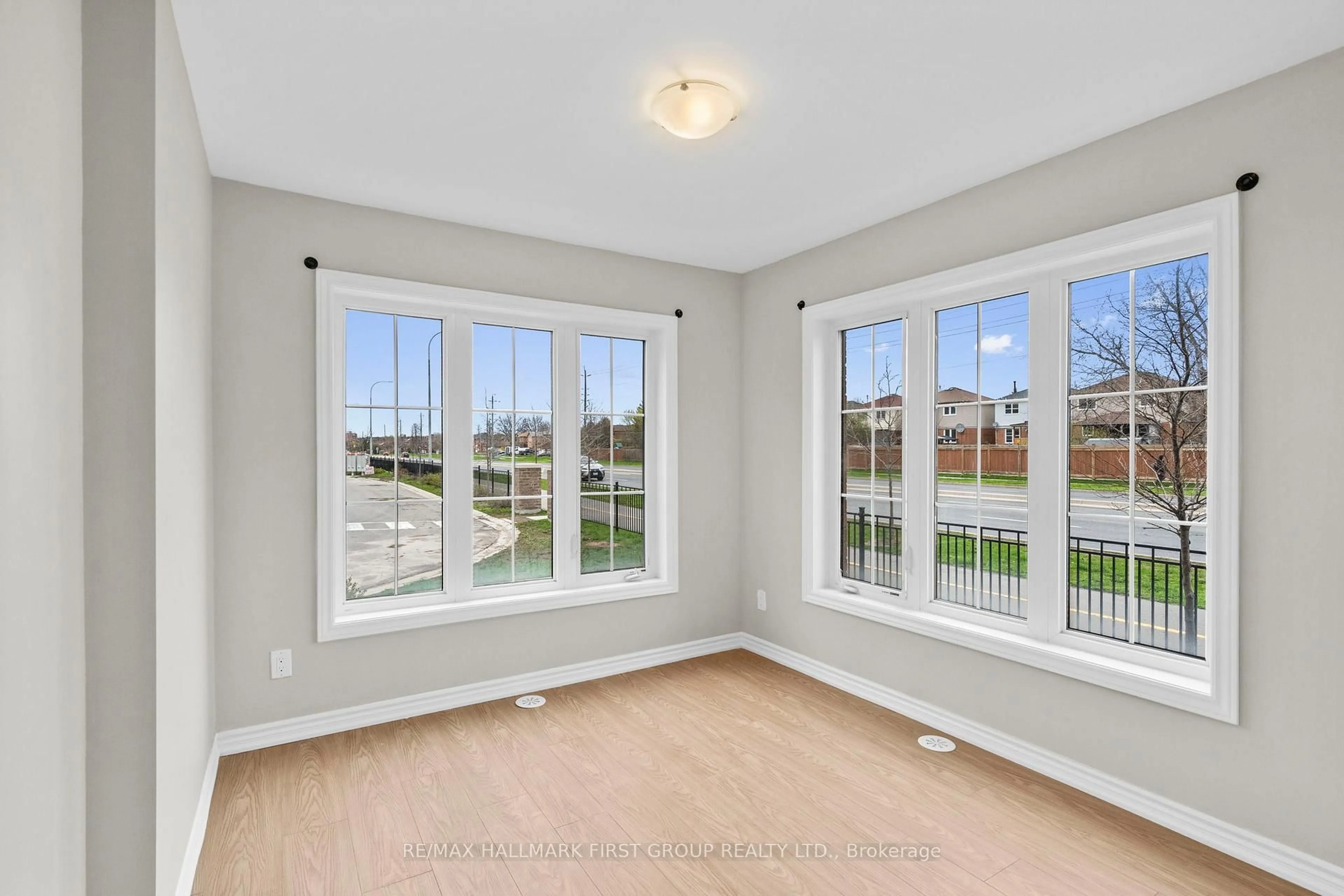 A pic of a room for 24 Amulet Way, Whitby Ontario L1R 0R5