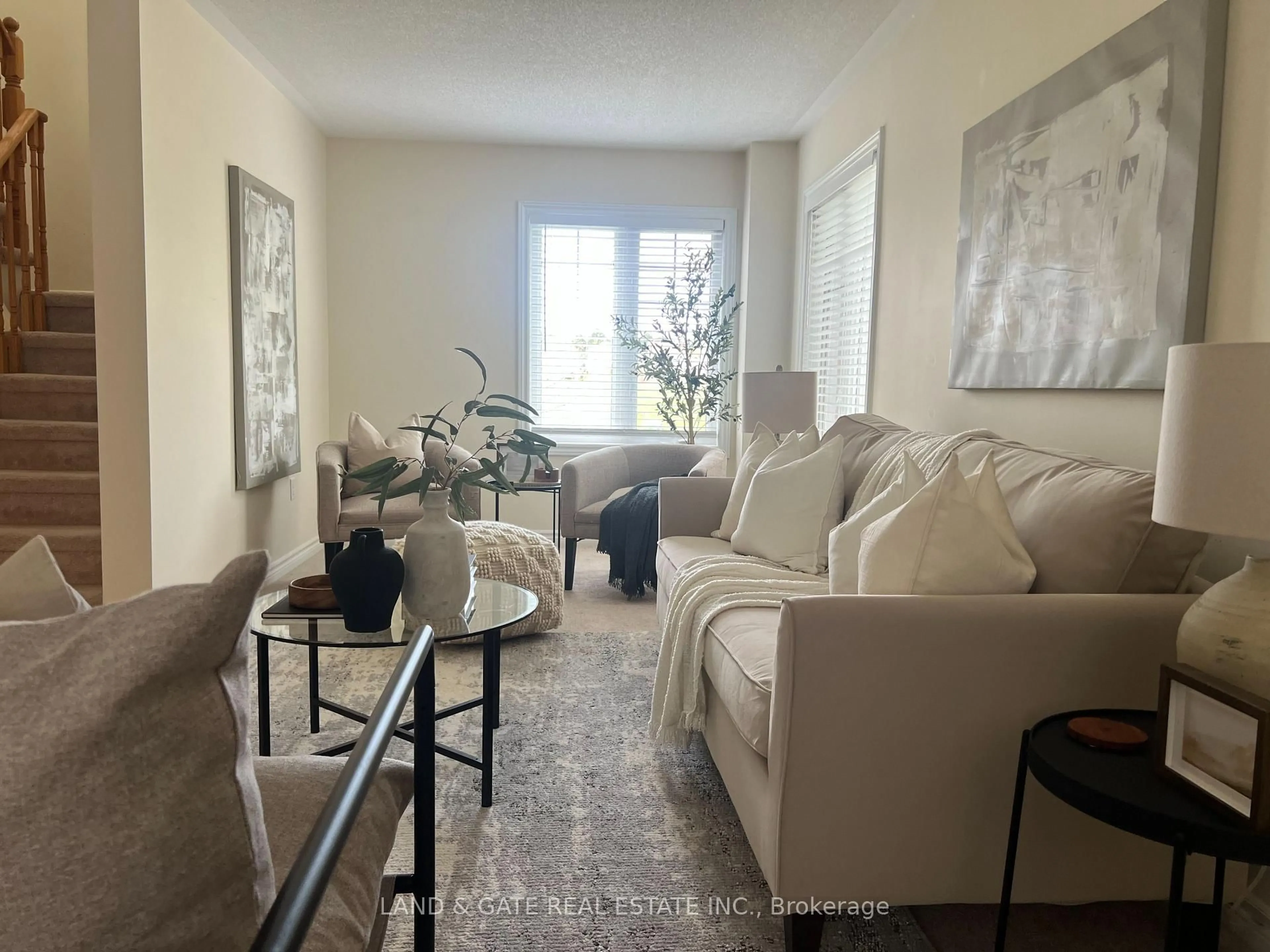 Living room with furniture, unknown for 495 Mearns Ave, Clarington Ontario L1C 5M5