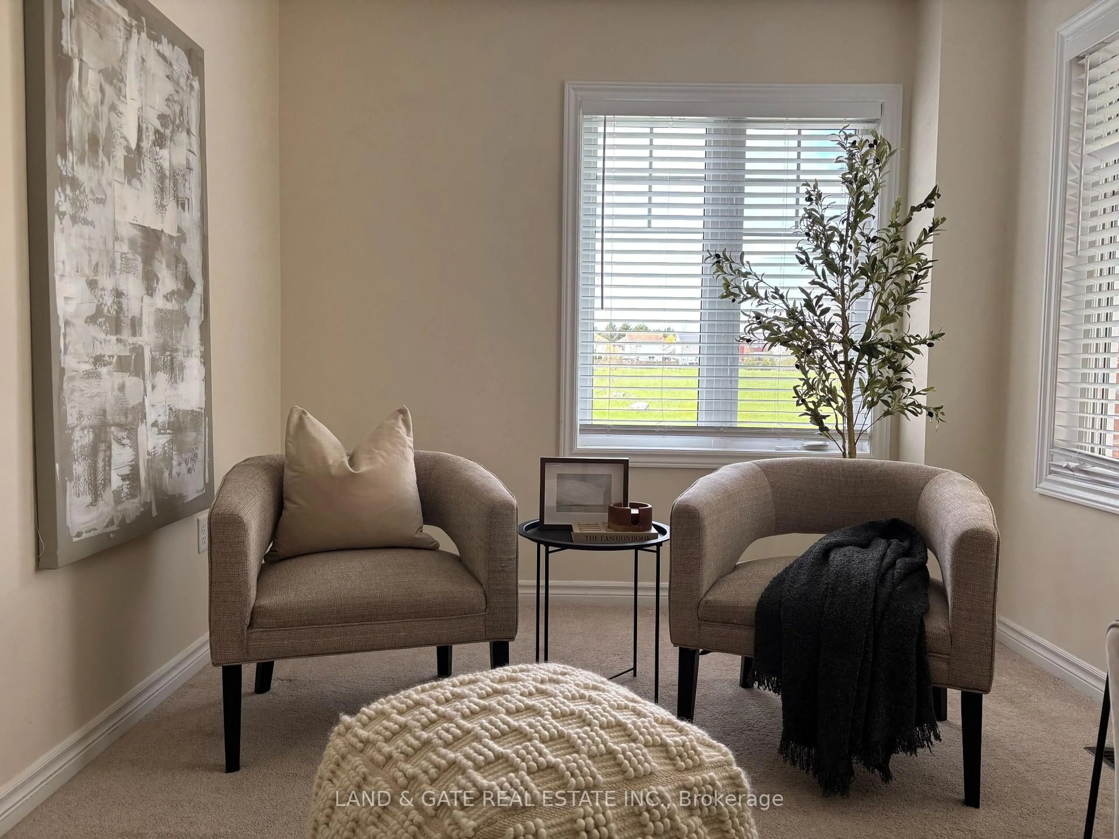 Living room with furniture, unknown for 495 Mearns Ave, Clarington Ontario L1C 5M5
