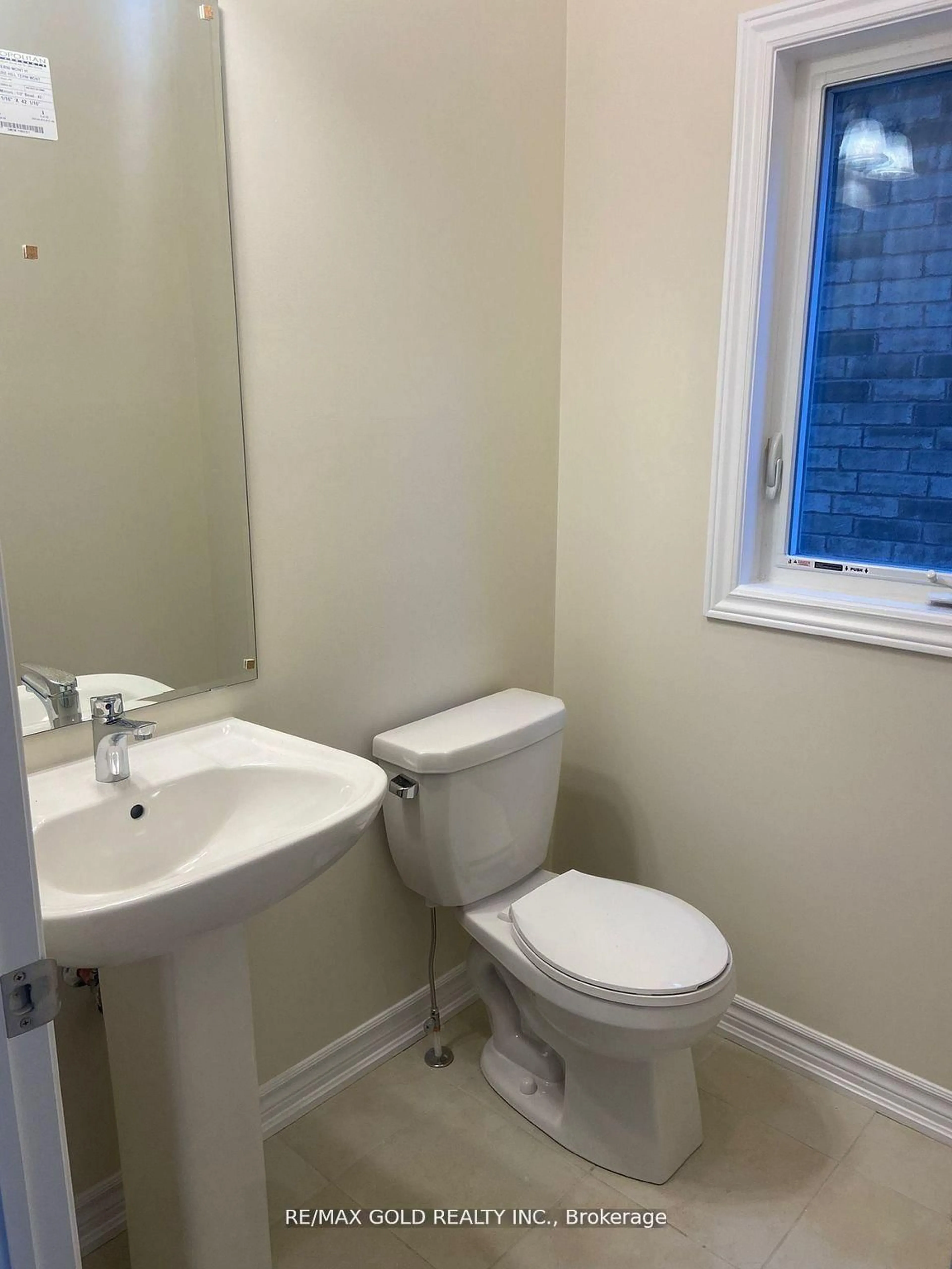 A pic of a room for 206 Ronald Guscott St, Oshawa Ontario L1K 3G3