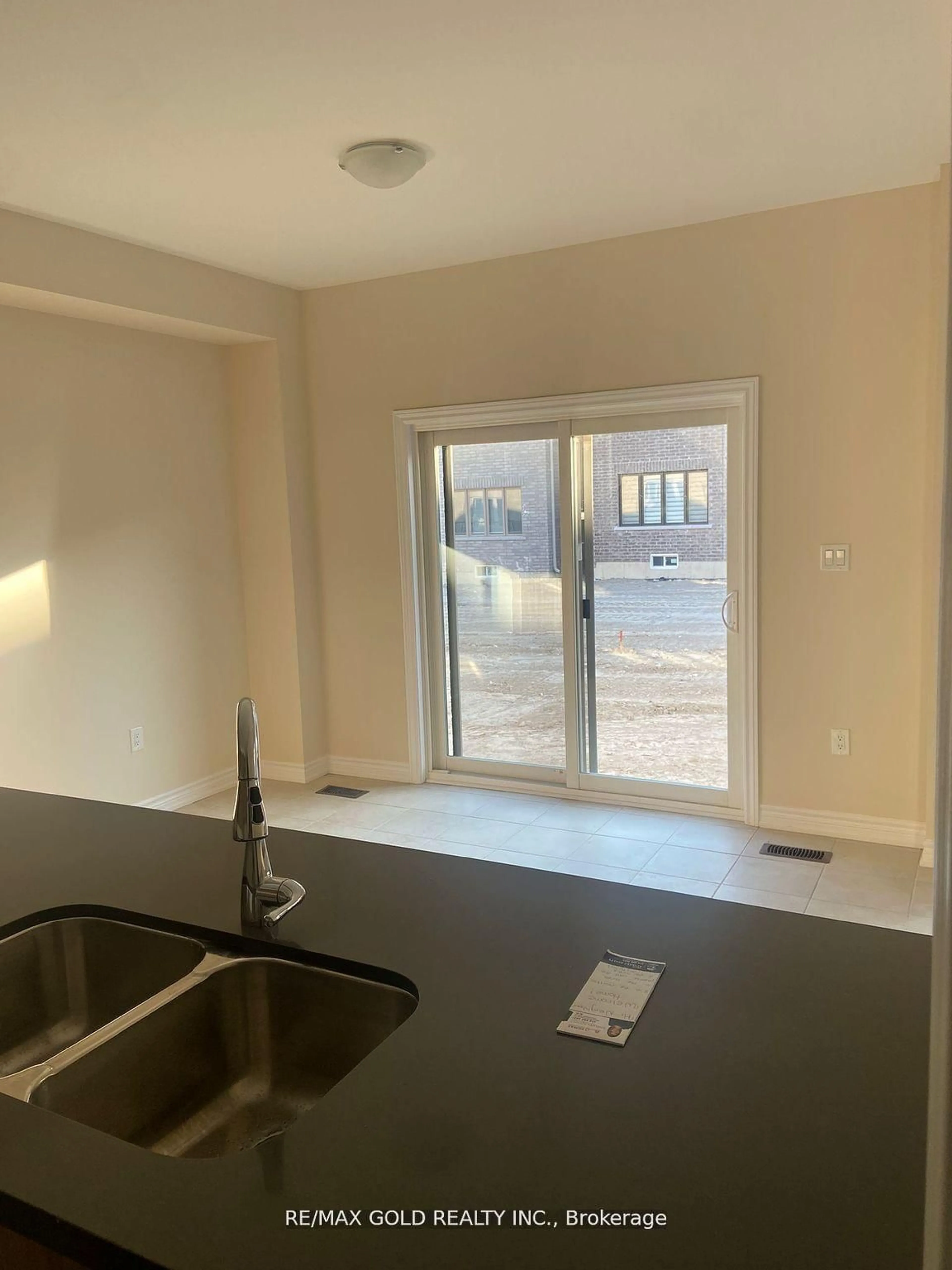 Unknown for 206 Ronald Guscott St, Oshawa Ontario L1K 3G3