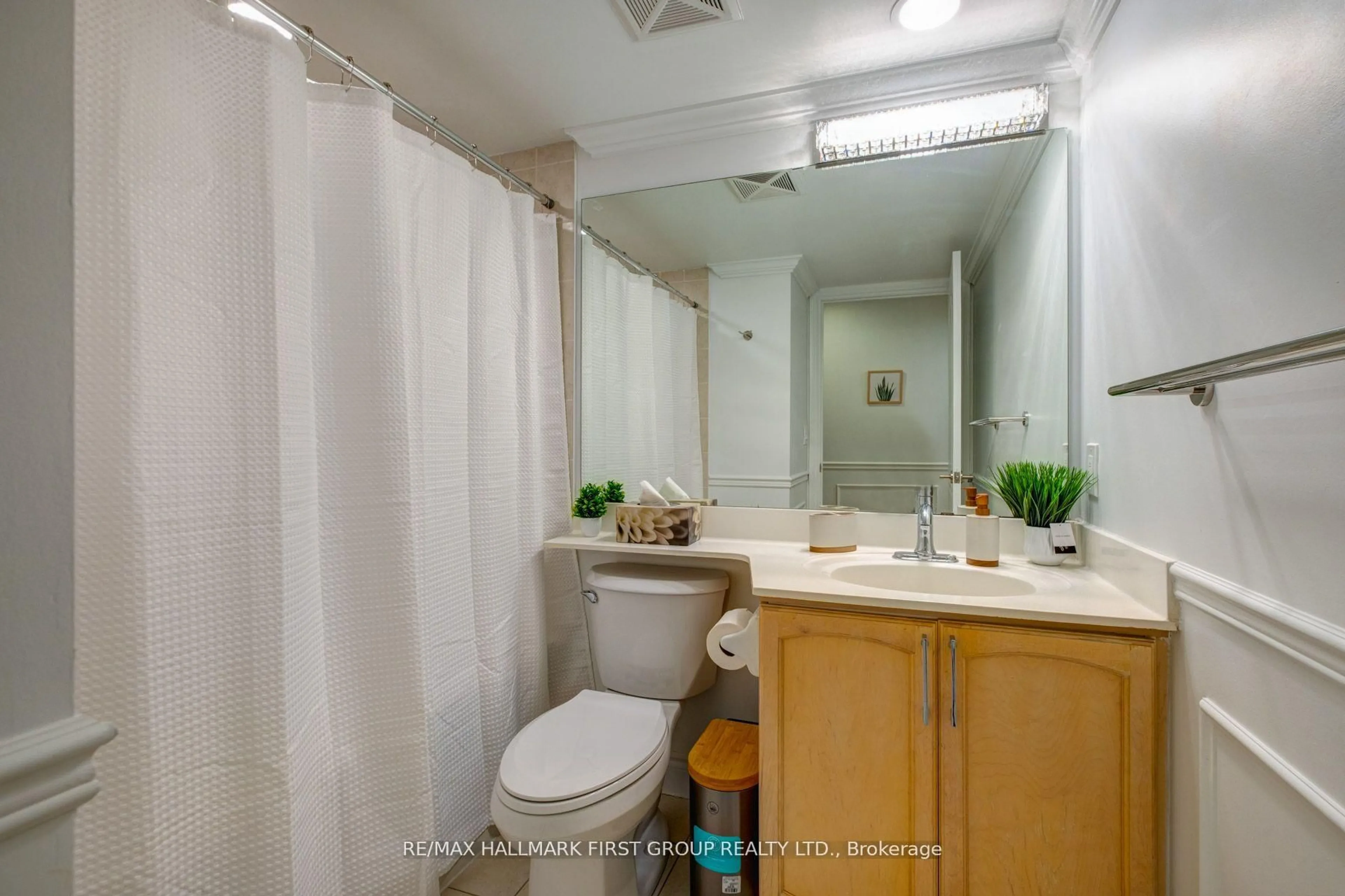 Standard bathroom, unknown for 60 Brian Harrison Way #1008, Toronto Ontario M1P 5J5