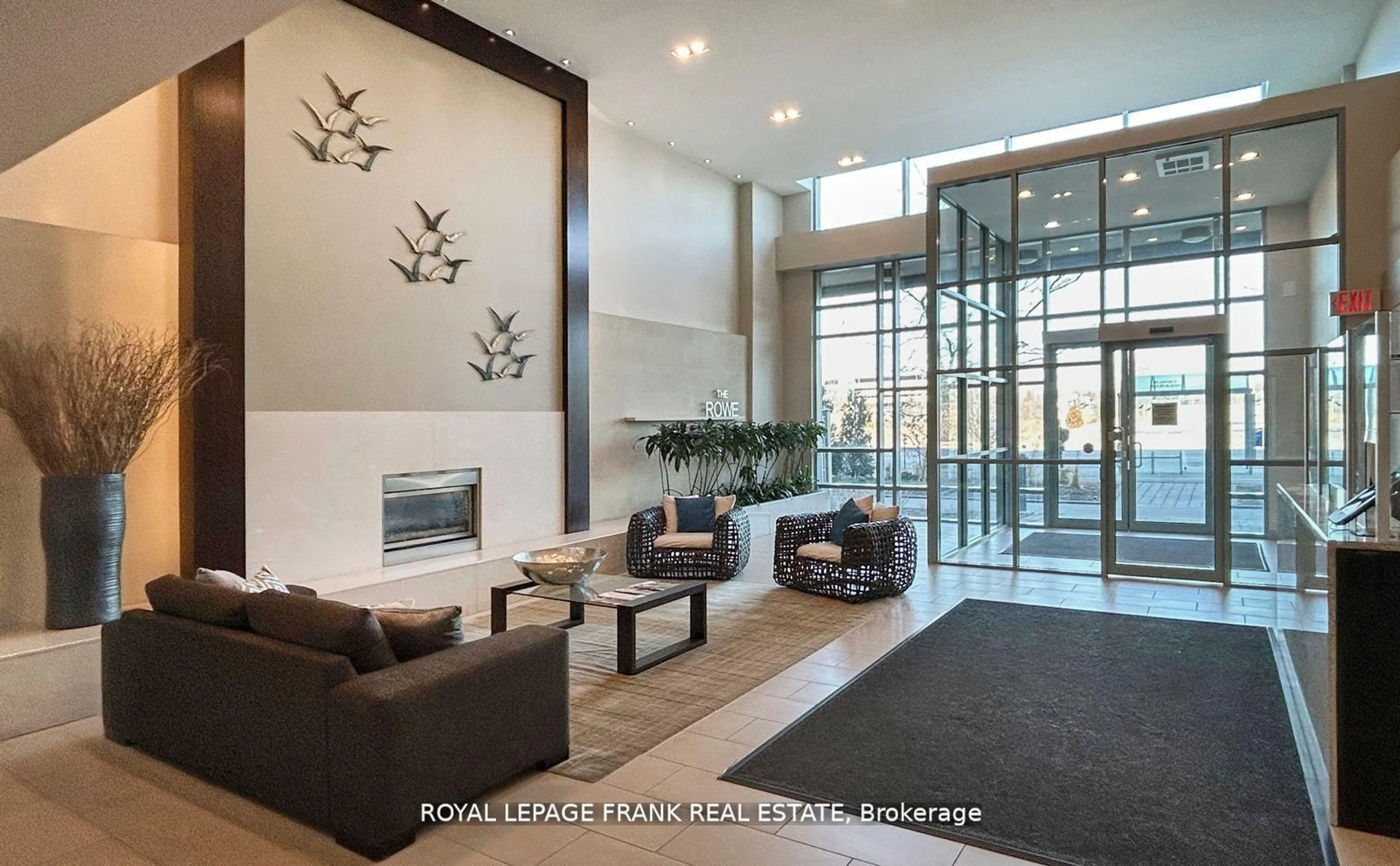 Indoor foyer for 1600 Charles St #101, Whitby Ontario L1N 0G4