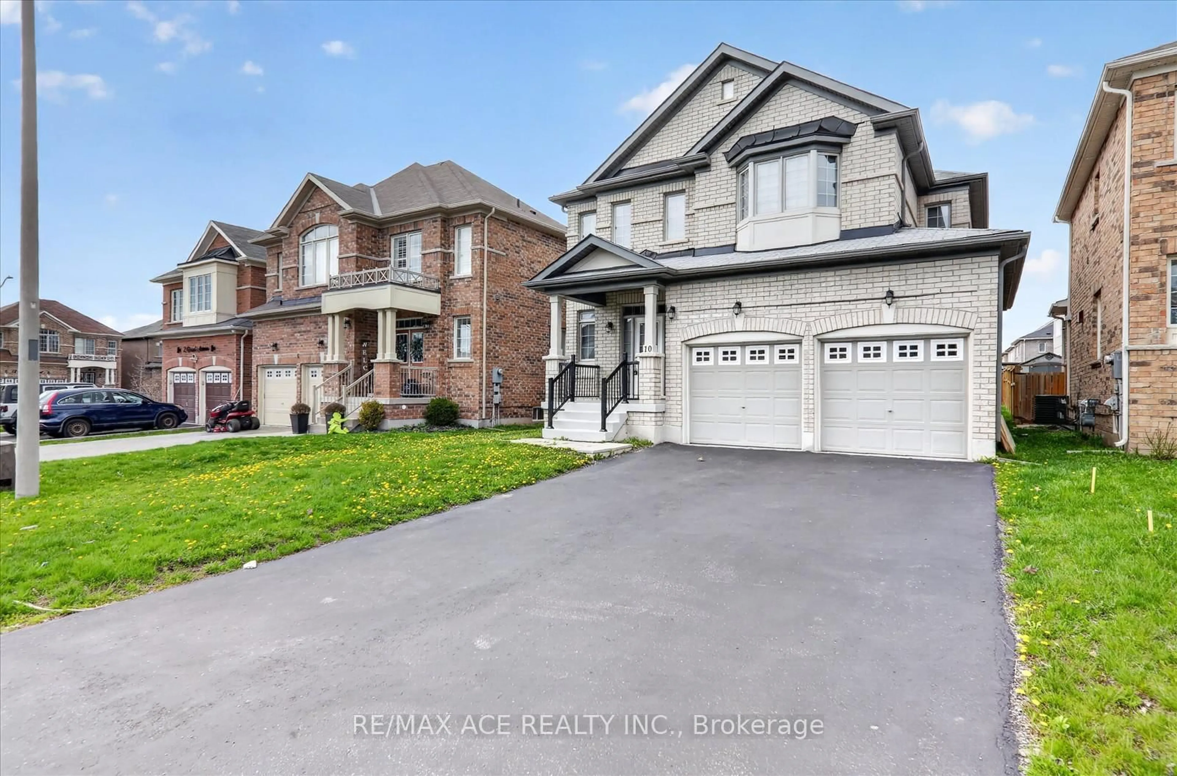 Home with brick exterior material, street for 10 Gusul Ave, Clarington Ontario L1B 0K7