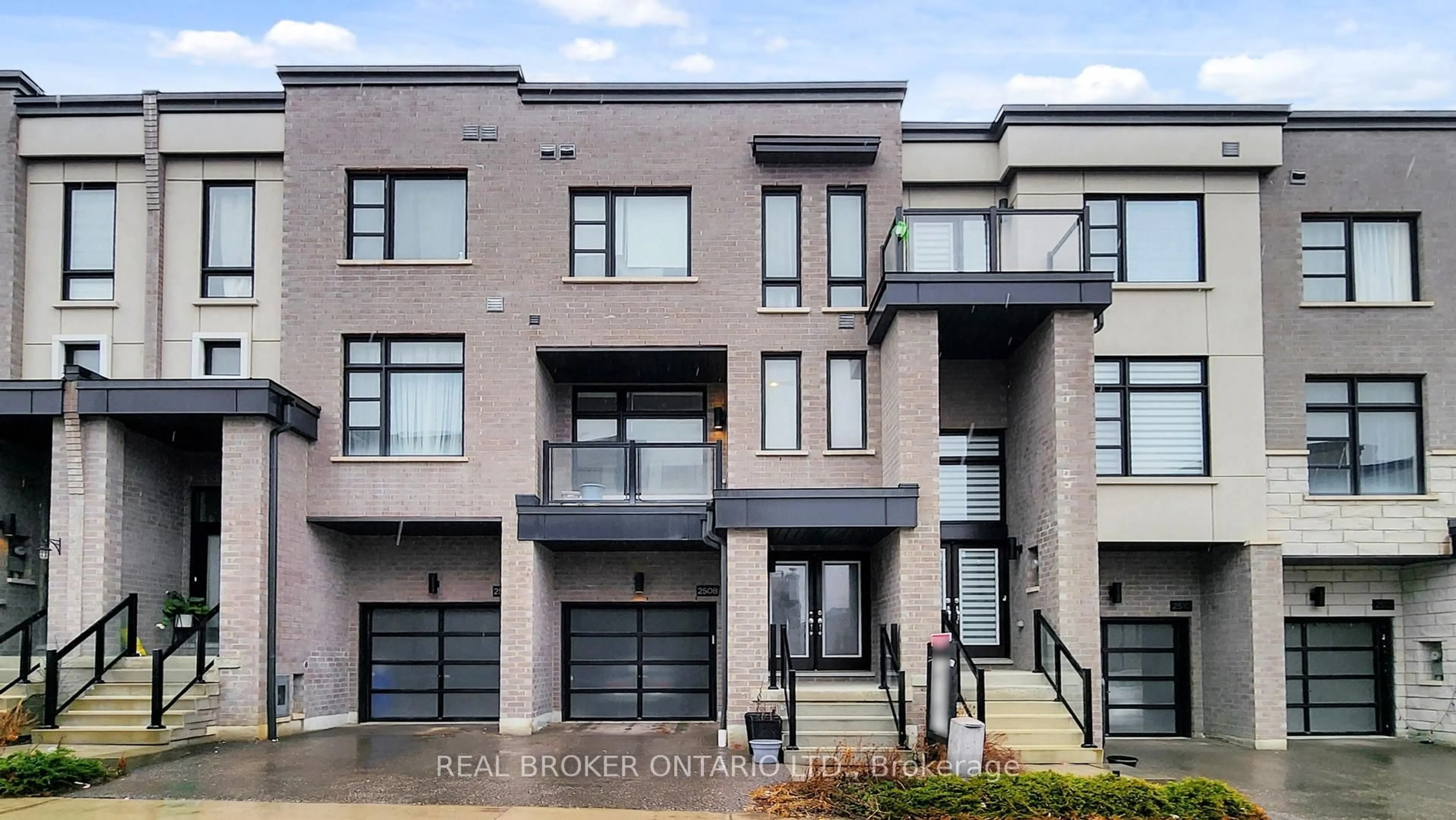 Home with brick exterior material, street for 2508 Castlegate Crossing, Pickering Ontario L1X 0H8