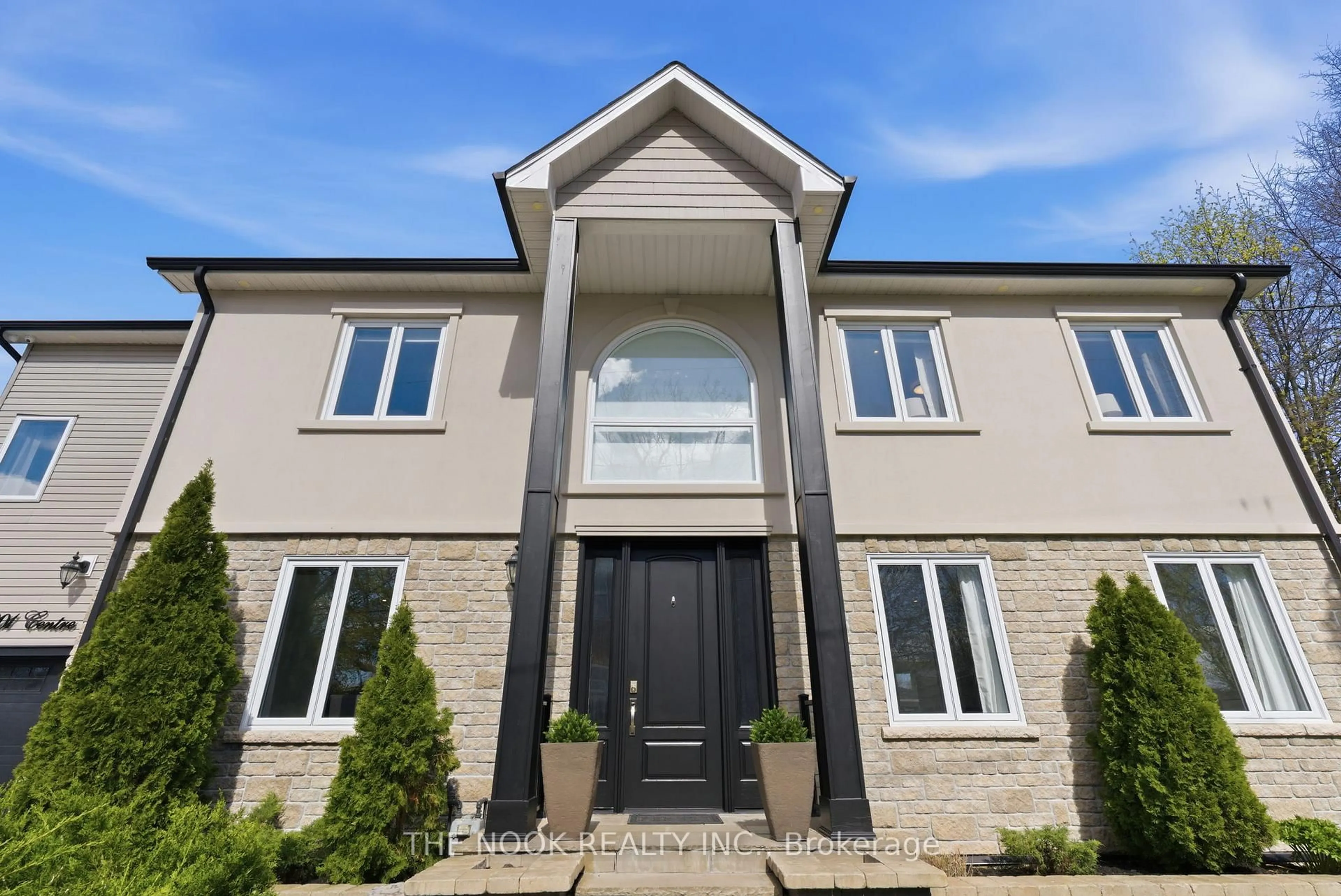 Home with brick exterior material, unknown for 201 Centre St, Whitby Ontario L1N 4S9