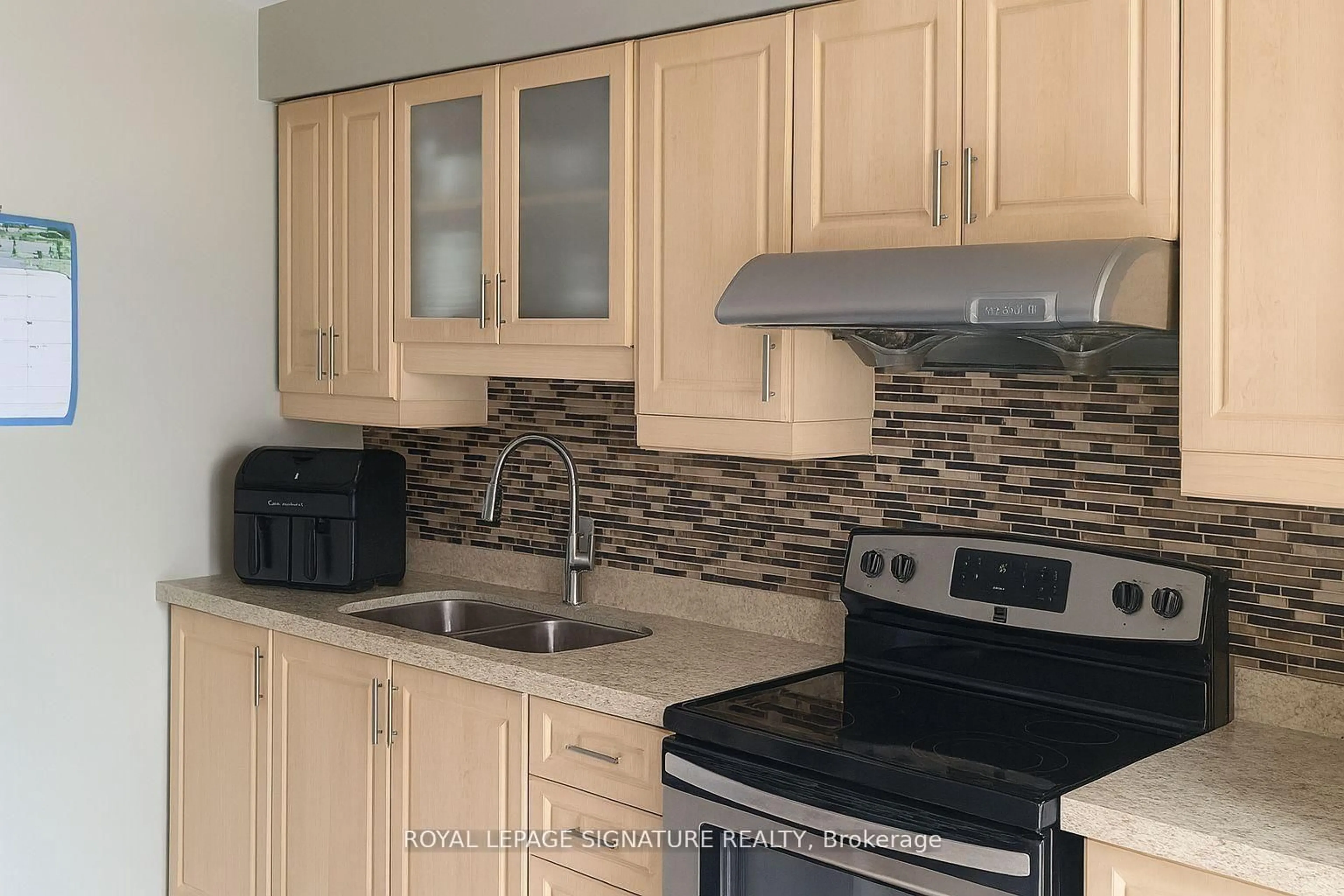 Standard kitchen, wood/laminate floor for 44 Parker Cres, Ajax Ontario L1S 3R5