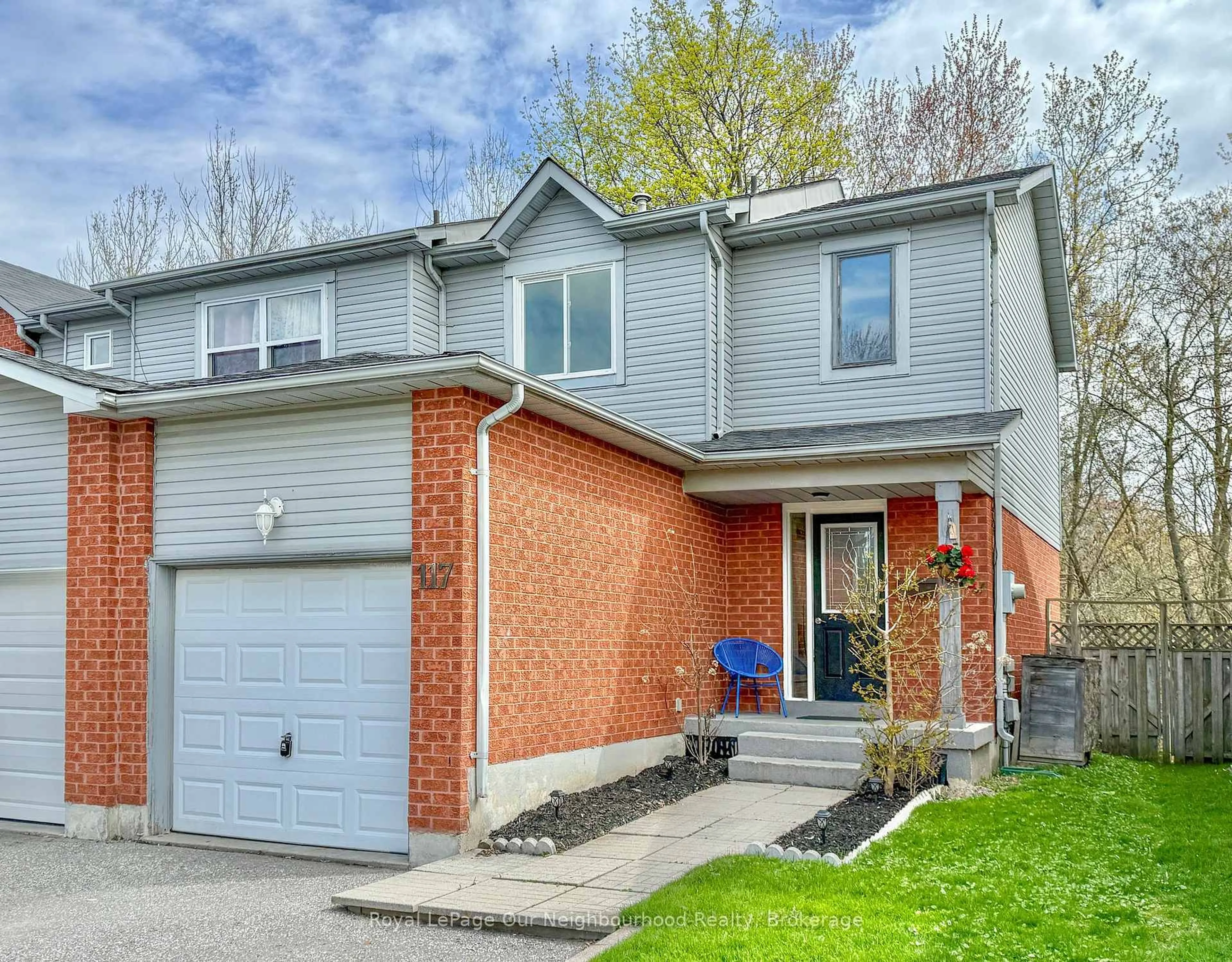 Home with brick exterior material, street for 117 Galbraith Crt, Clarington Ontario L1C 4P7