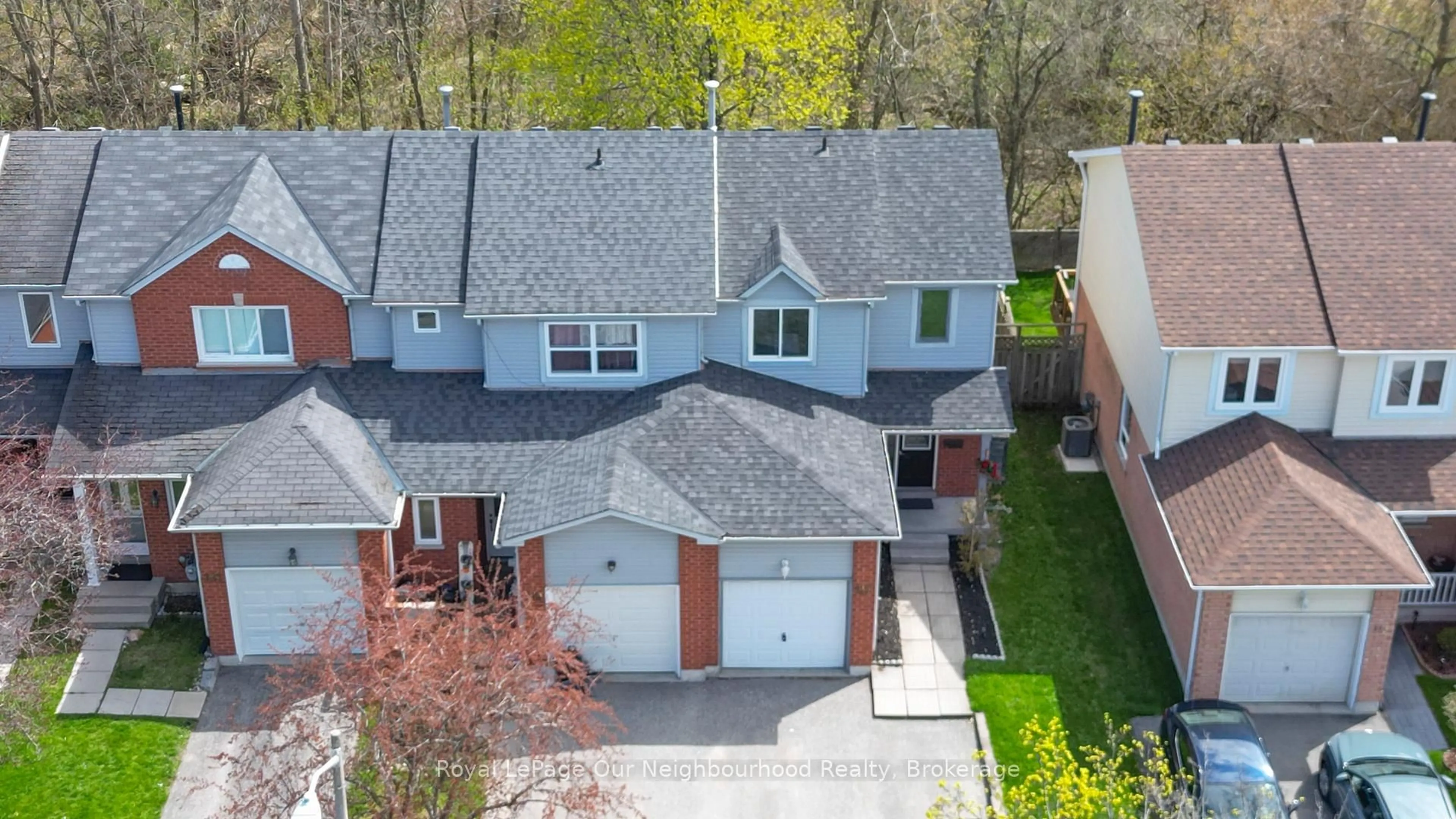 A pic from outside/outdoor area/front of a property/back of a property/a pic from drone, street for 117 Galbraith Crt, Clarington Ontario L1C 4P7