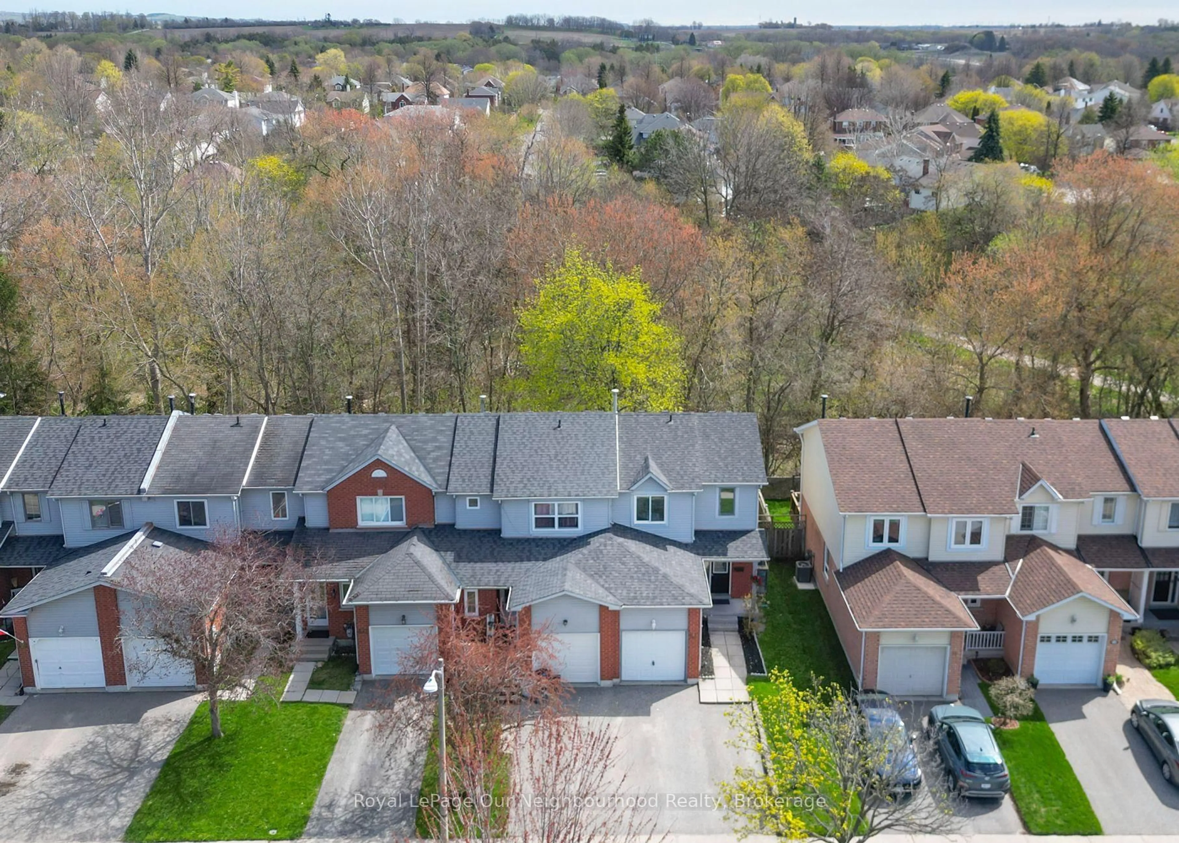 A pic from outside/outdoor area/front of a property/back of a property/a pic from drone, street for 117 Galbraith Crt, Clarington Ontario L1C 4P7