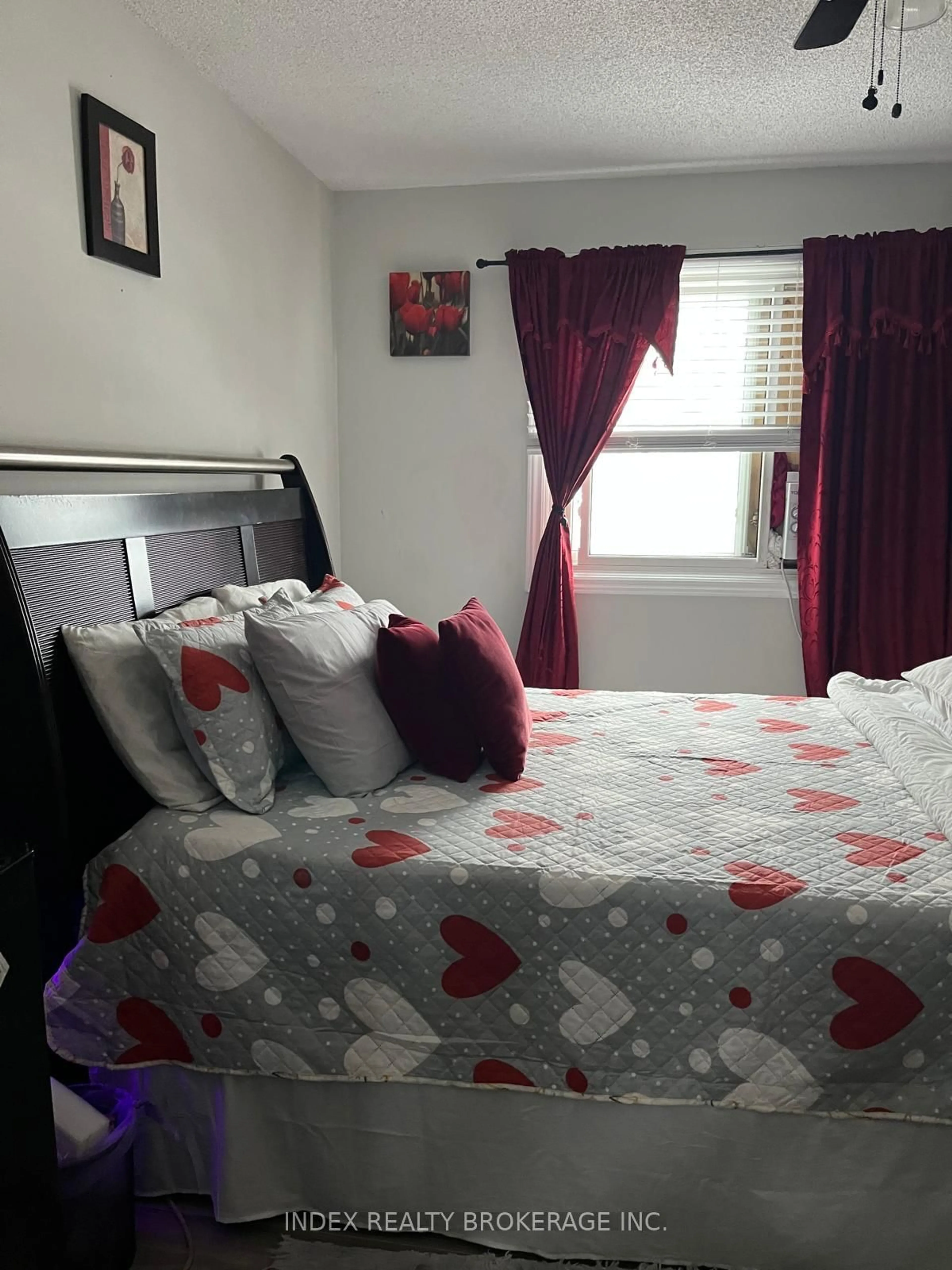 Bedroom with bed, unknown for 1010 Glen St #91, Oshawa Ontario L1J 6J2