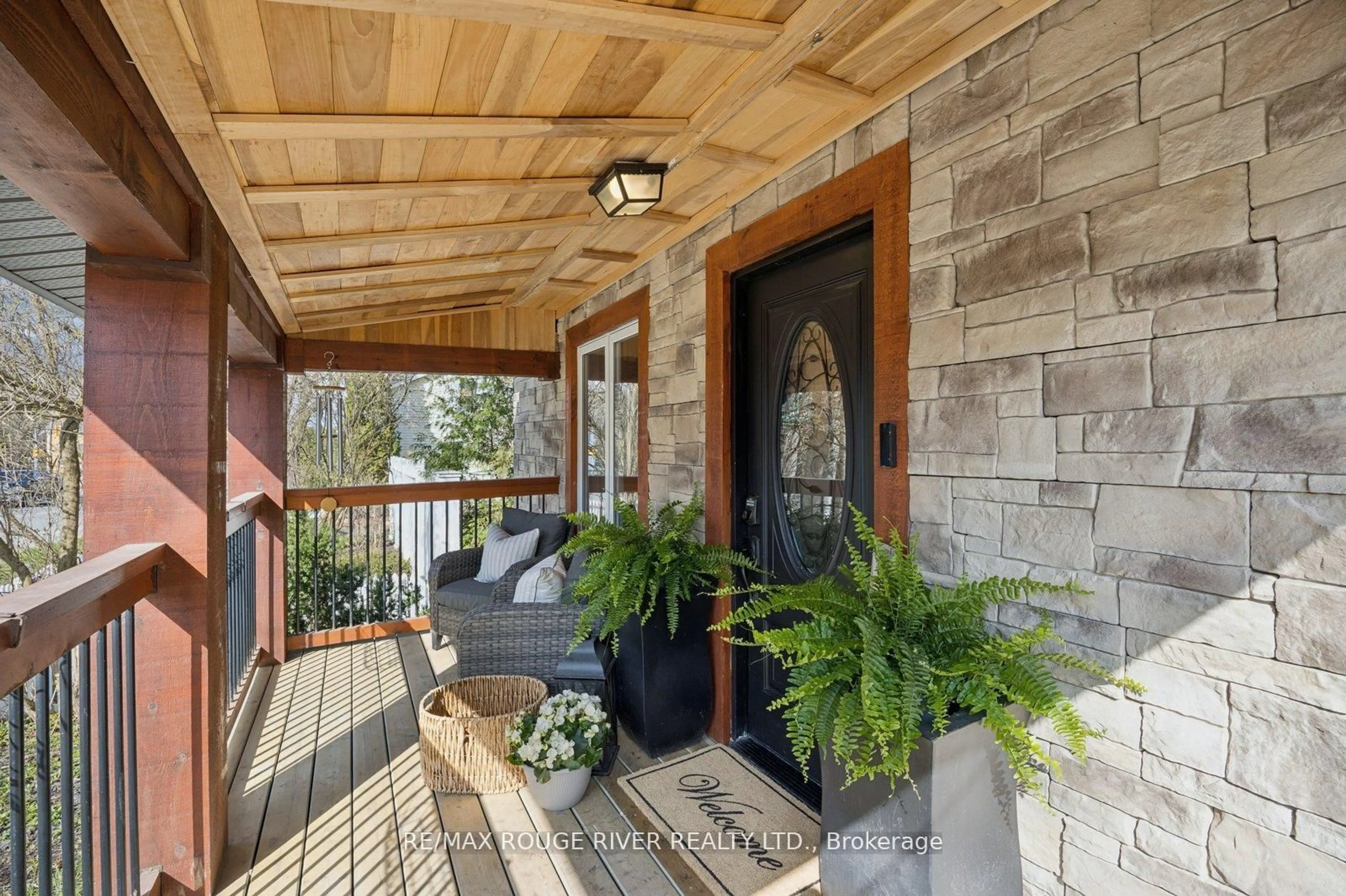 Unknown for 28 Columbus Rd, Oshawa Ontario L1H 7K4