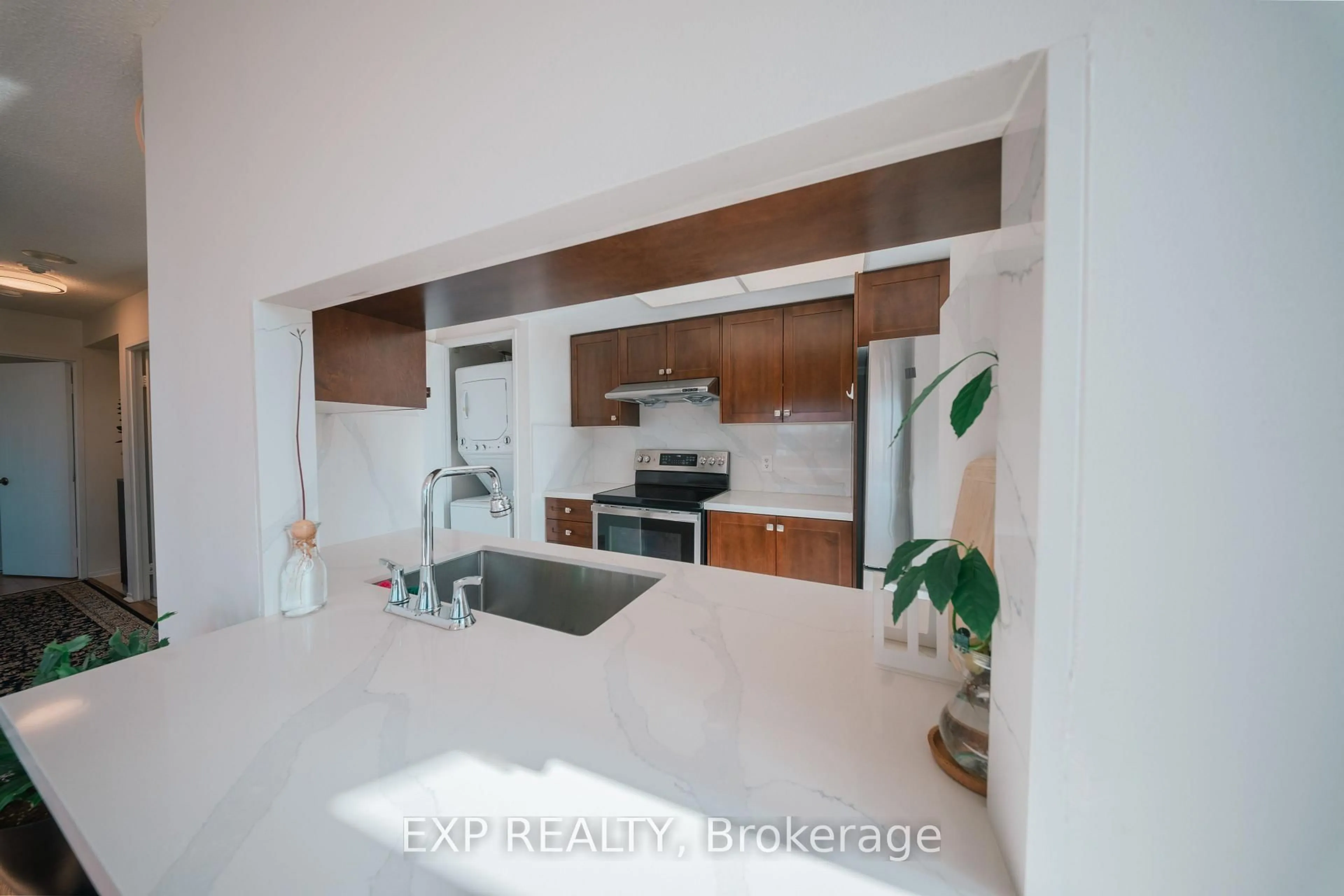 Unknown for 2550 Lawrence Ave #310, Toronto Ontario M1P 4Z3