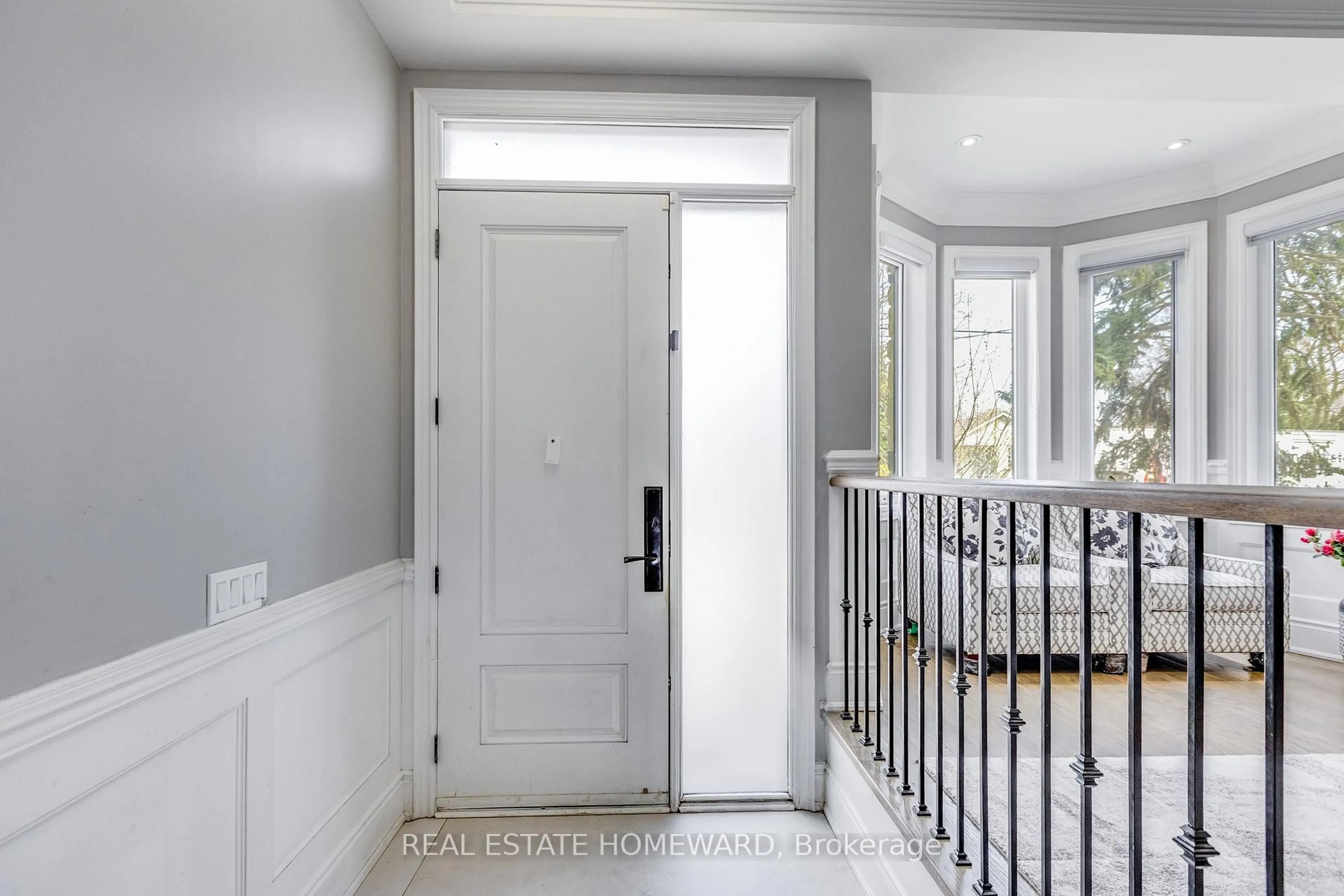 Indoor entryway for 144 Gradwell Dr, Toronto Ontario M1M 2N2