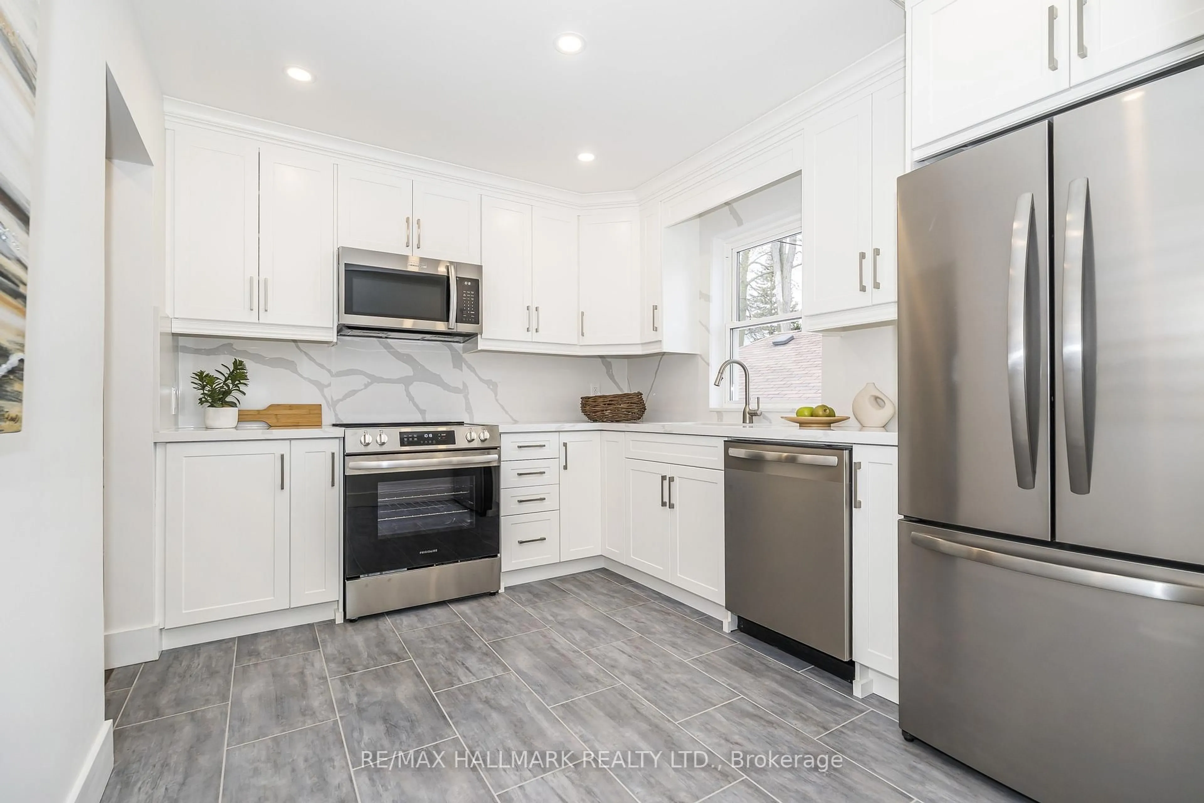 Open concept kitchen, ceramic/tile floor for 89 Scarborough Heights Blvd, Toronto Ontario M1M 2V5