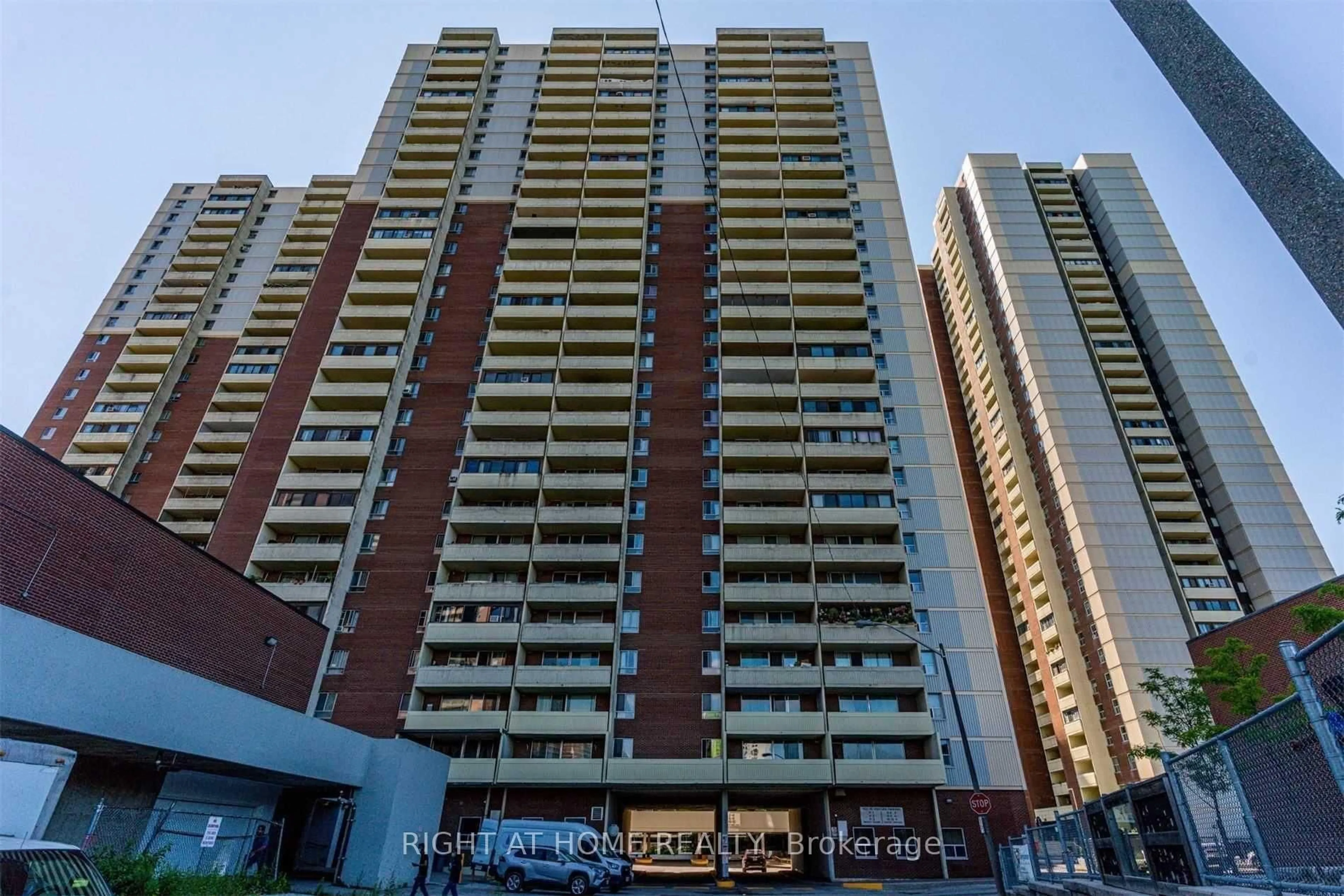 Unknown for 5 Massey Sq #106, Toronto Ontario M4C 5L6