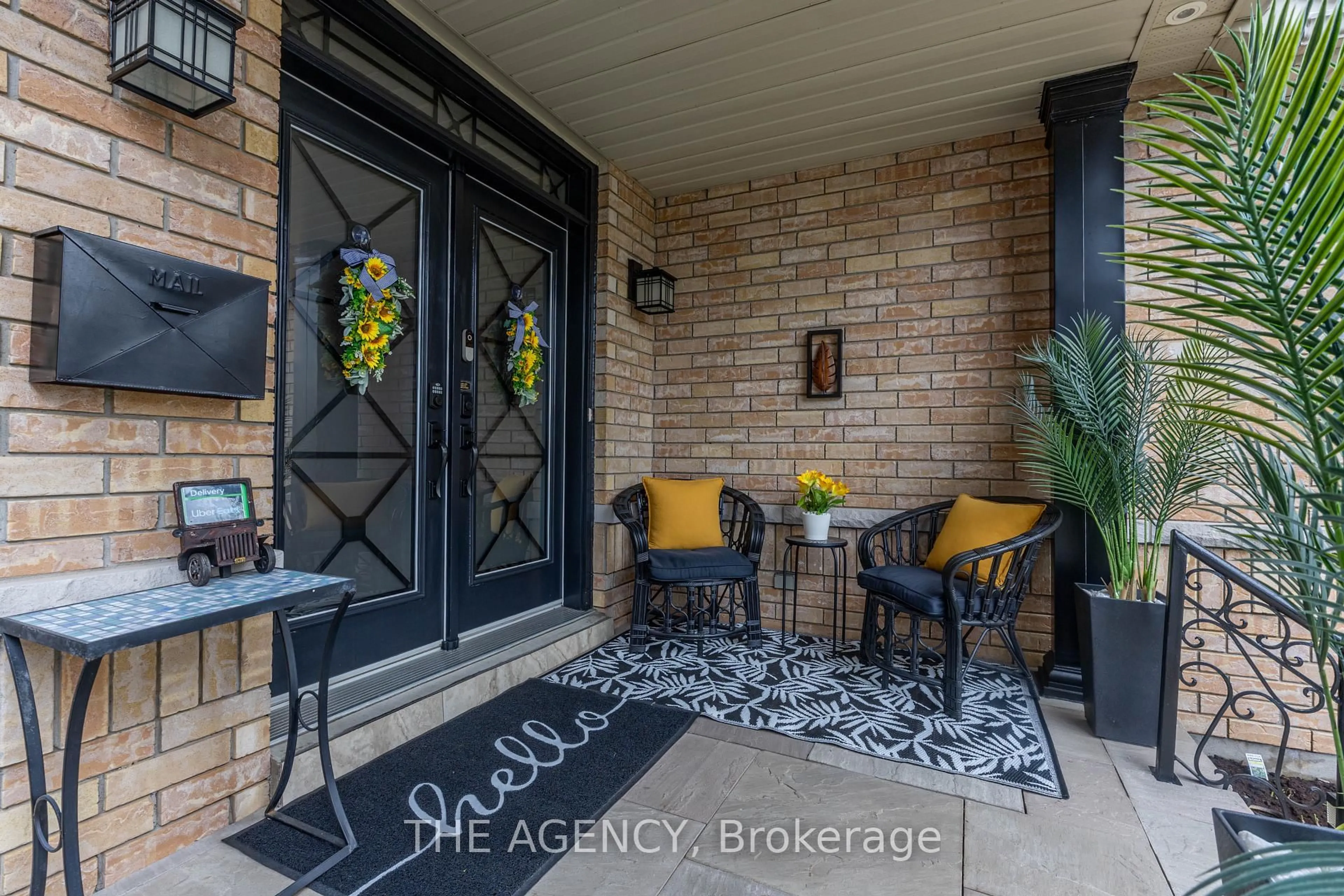 Indoor entryway for 54 Thames Dr, Whitby Ontario L1R 2R1