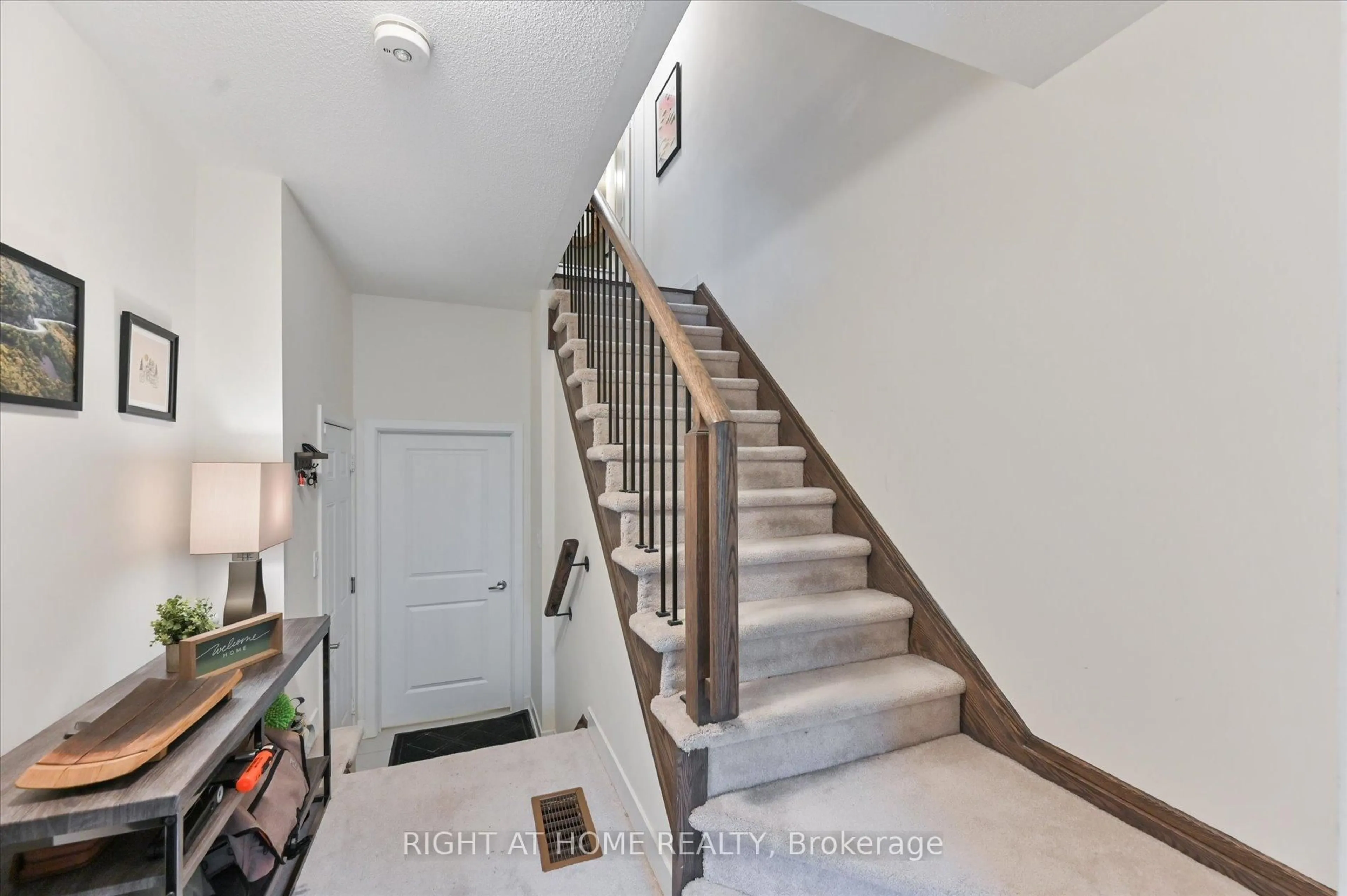 Stairs for 28 Pallock Hill Way, Whitby Ontario L1R 0N5