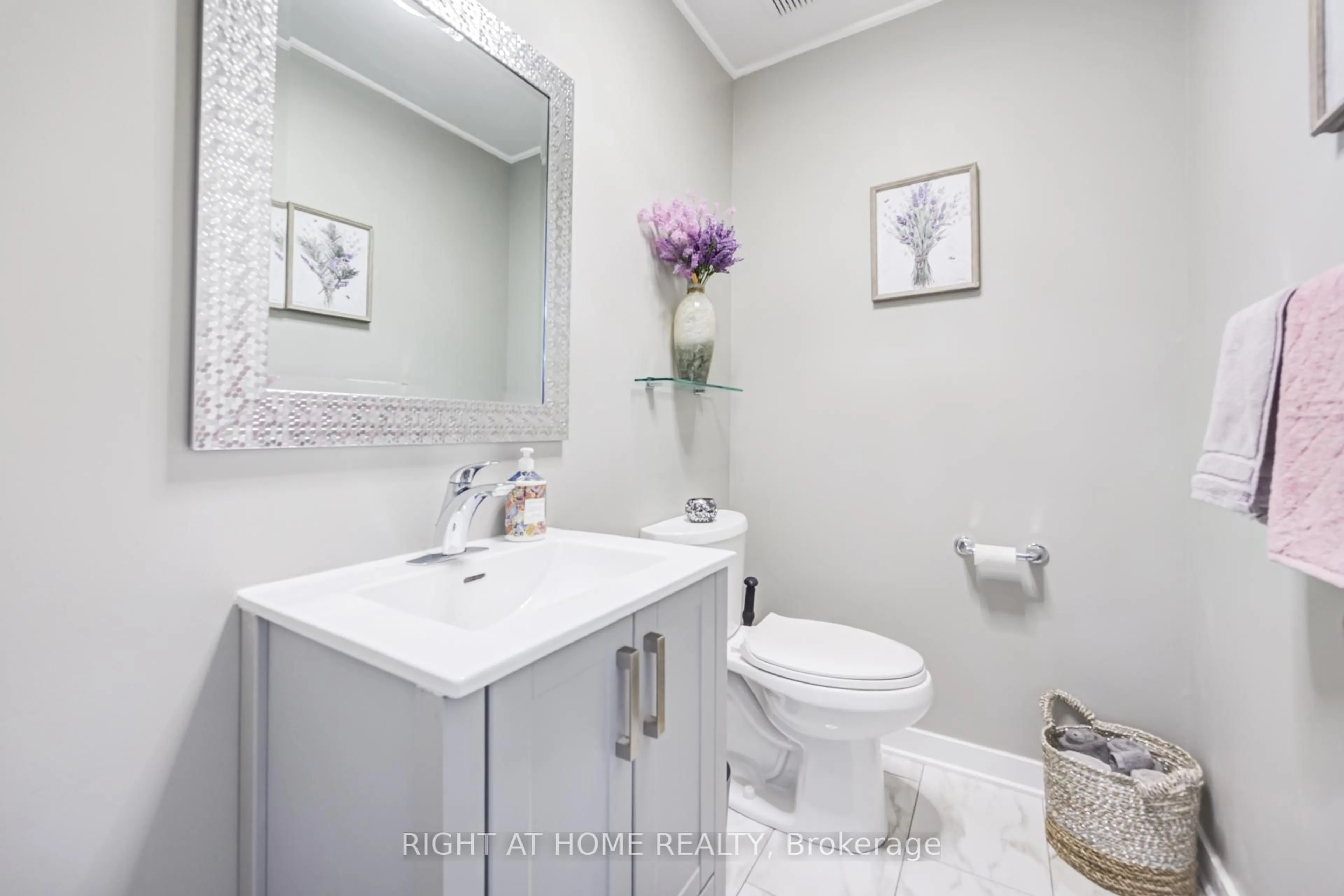 Standard bathroom, ceramic/tile floor for 747 Elderberry Dr, Oshawa Ontario L1K 2J2