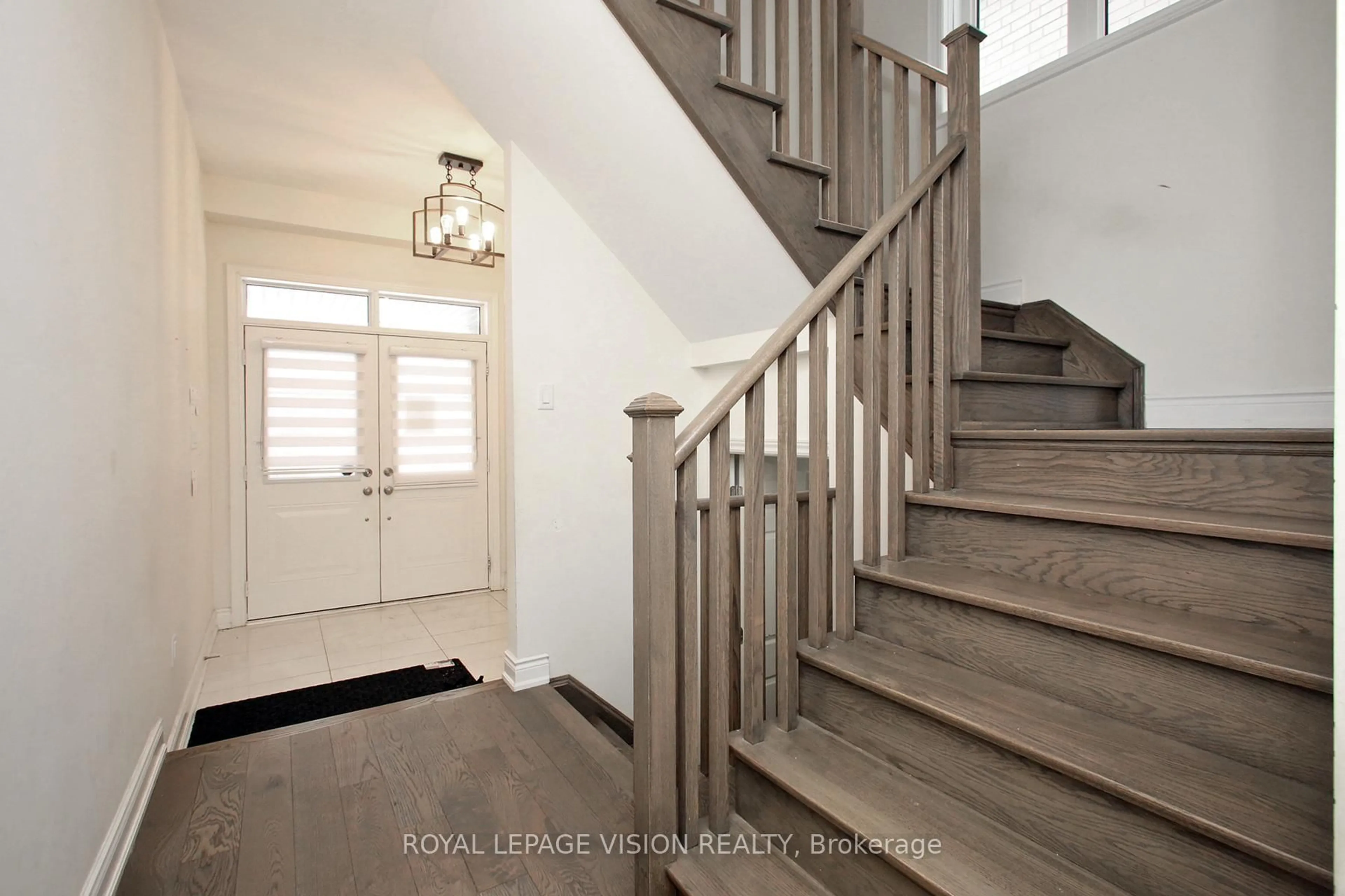 Indoor entryway for 67 Ogston Cres, Whitby Ontario L1P 0H2