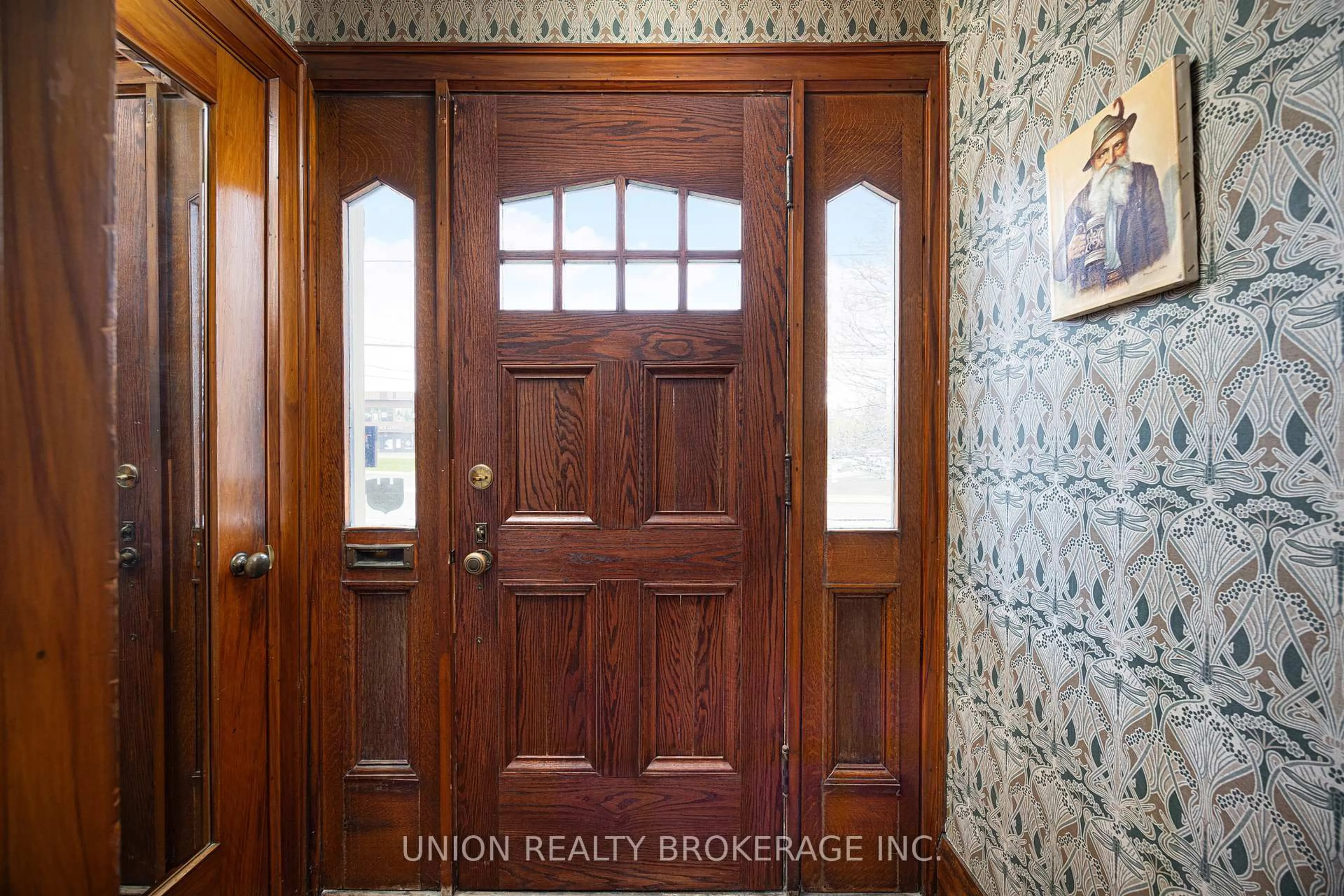 Indoor entryway for 3741 Kingston Rd, Toronto Ontario M1J 3H4