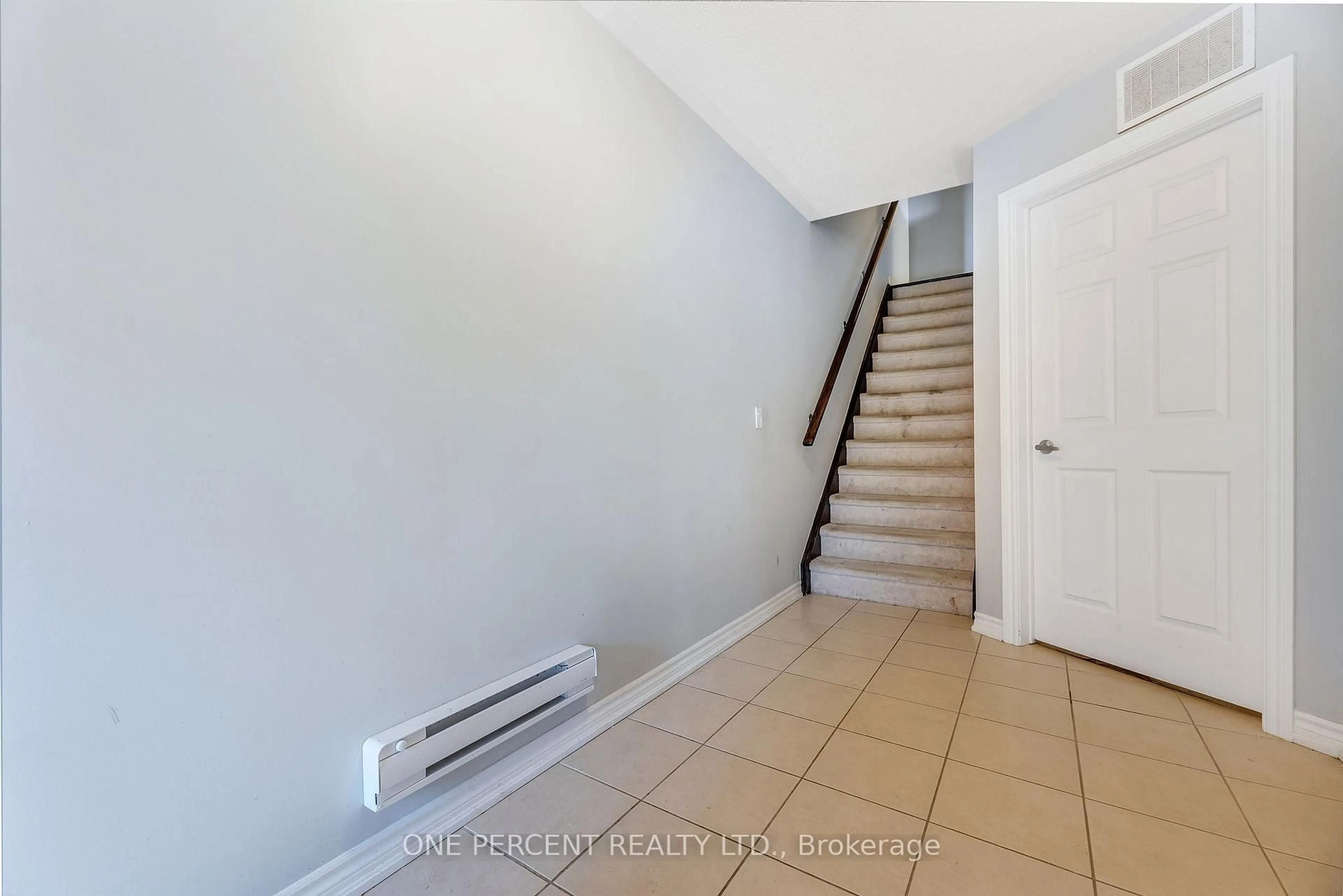 Unknown for 19 Nearco Cres, Oshawa Ontario L1L 0J4