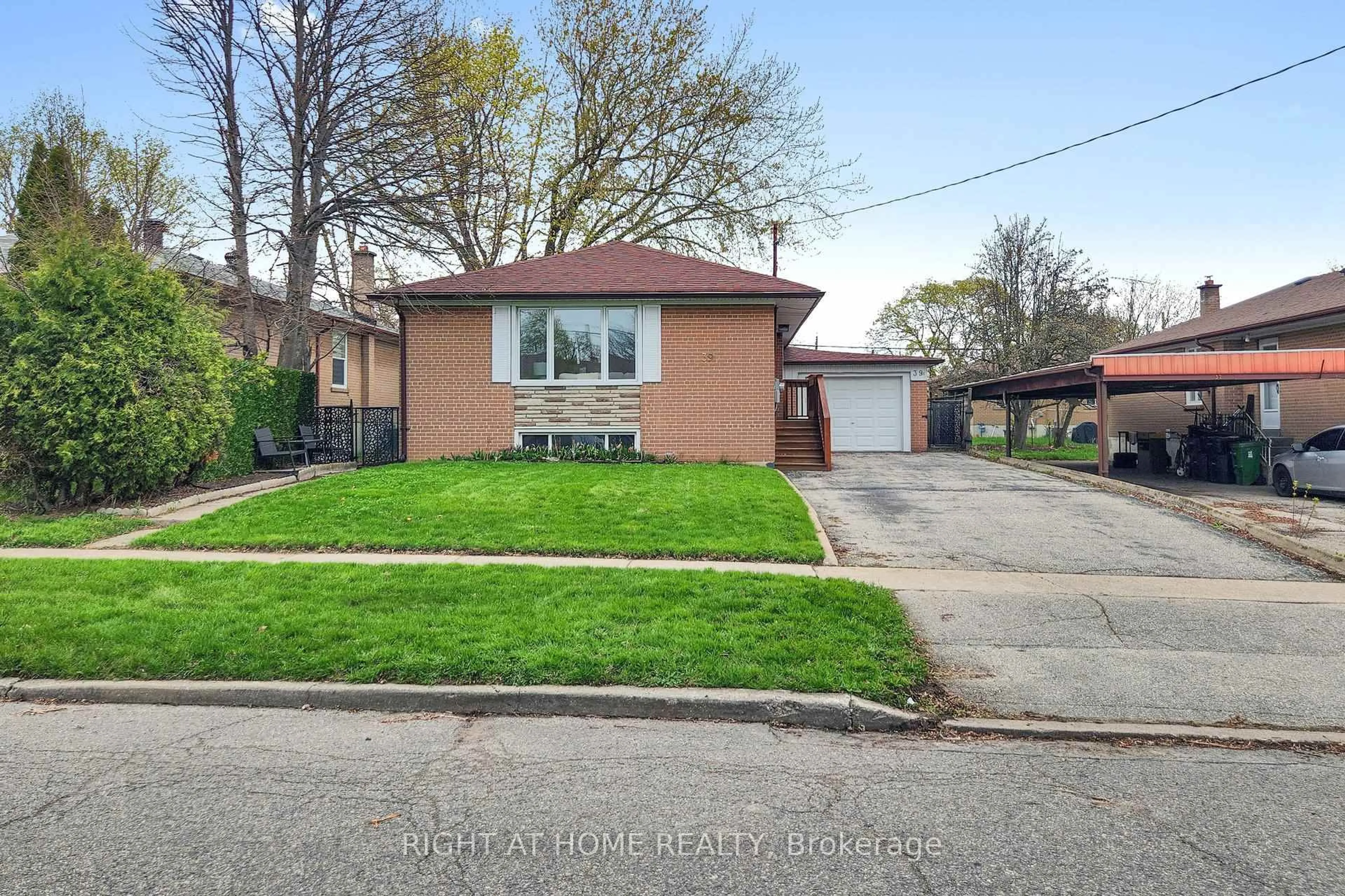 Home with brick exterior material, street for 39 Sancrest Dr, Toronto Ontario M1P 4A6