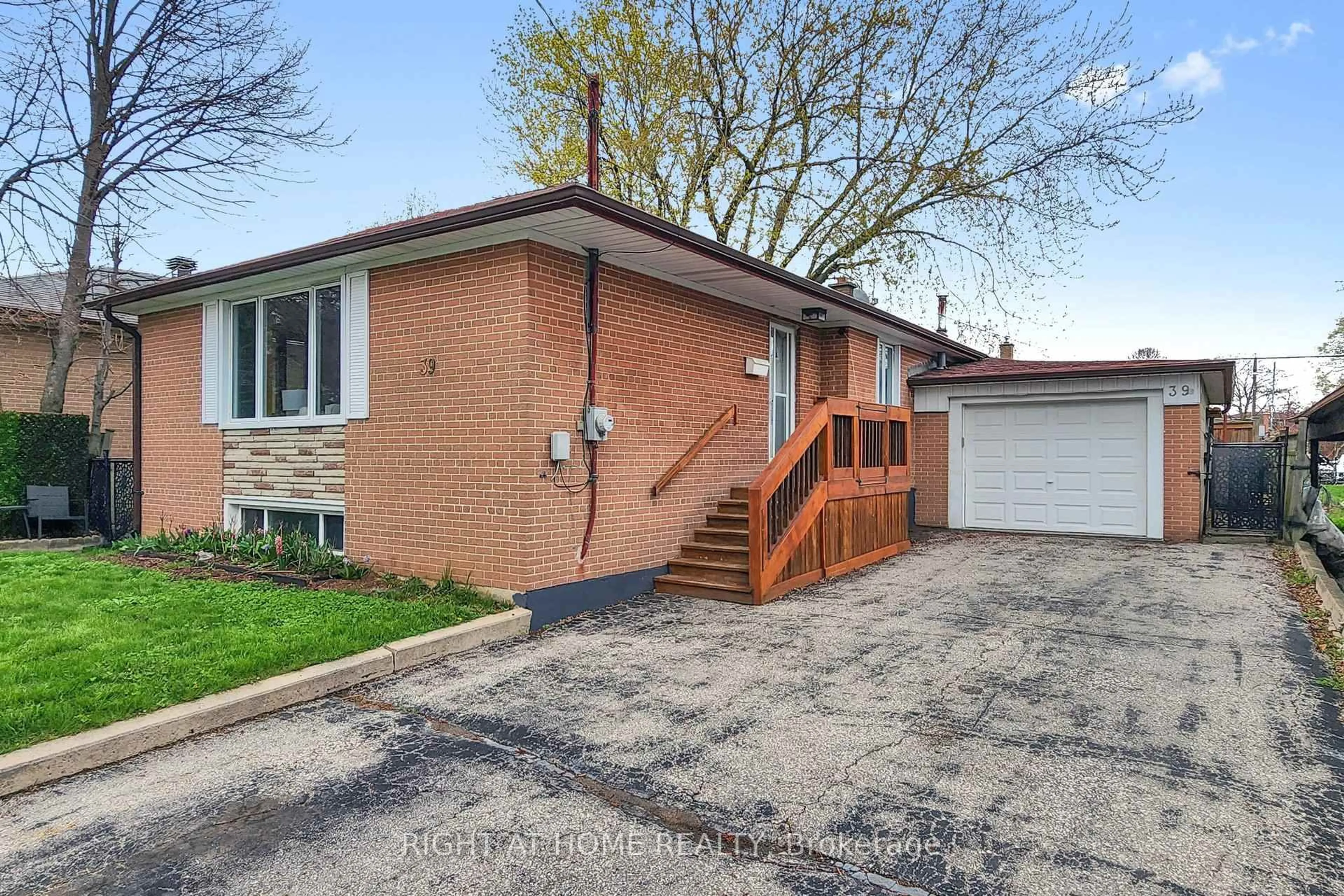 Home with brick exterior material, street for 39 Sancrest Dr, Toronto Ontario M1P 4A6