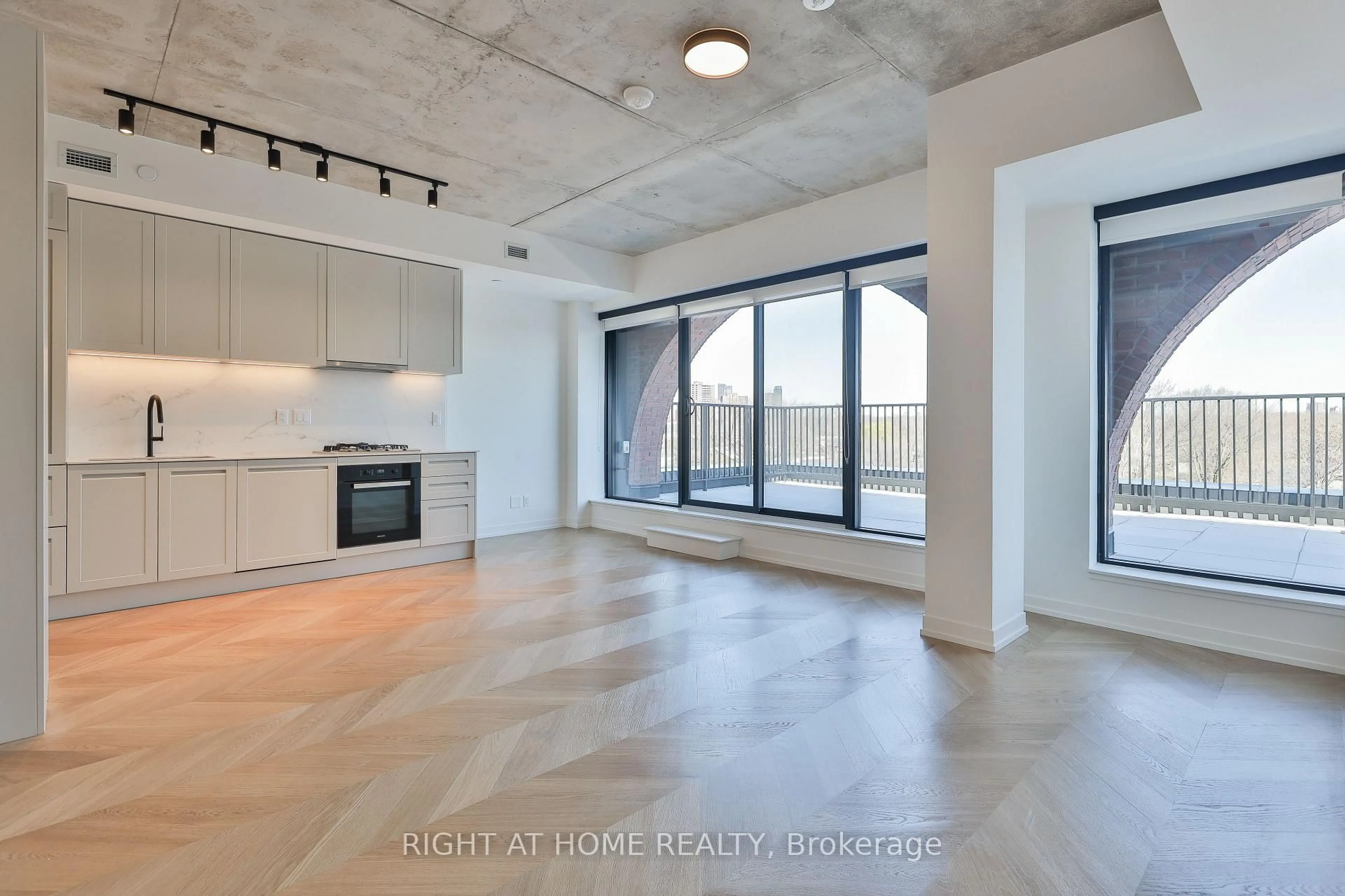 Unknown for 761 Queen St #602, Toronto Ontario M4M 1H3