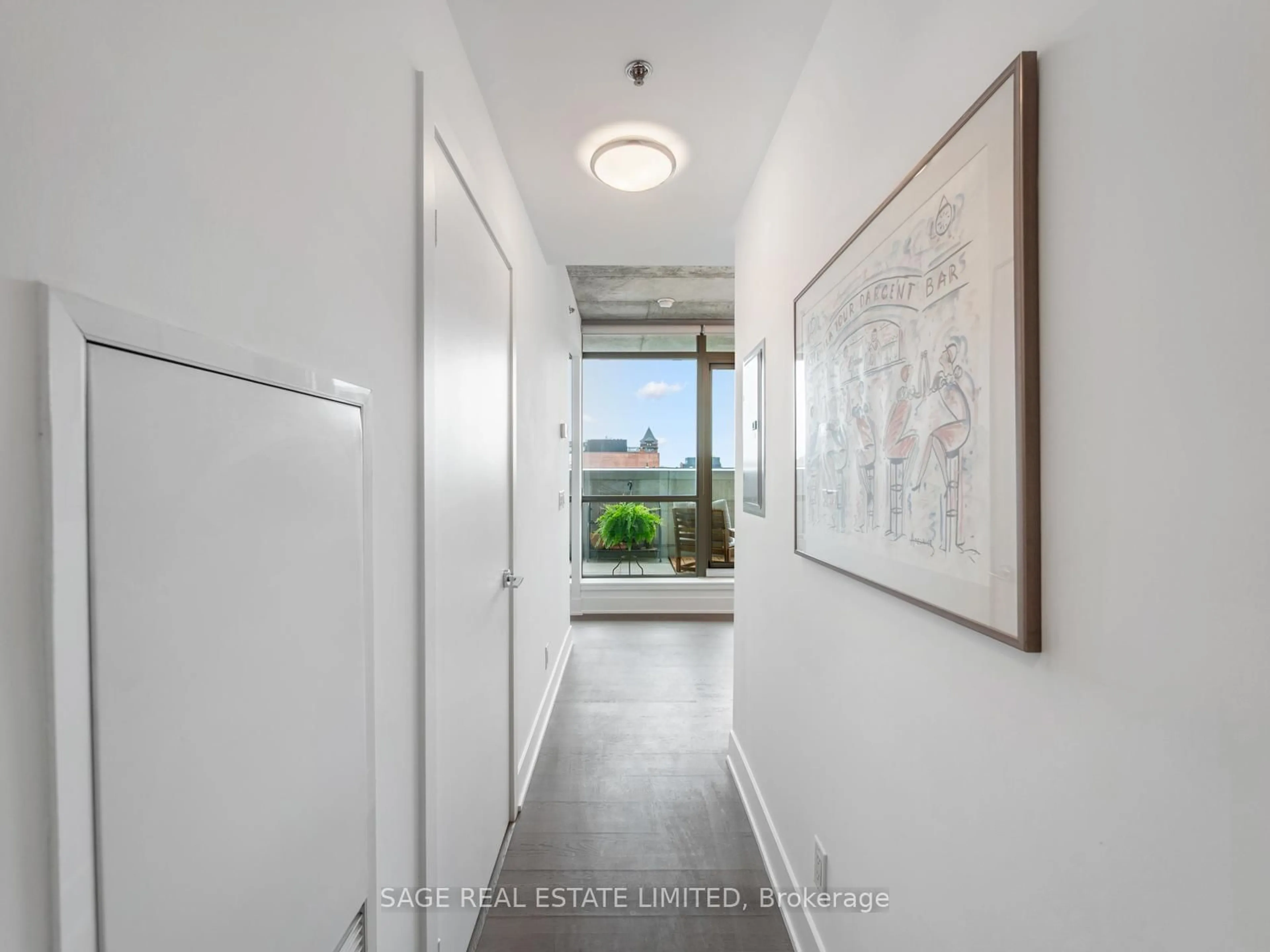 Indoor entryway for 630 Queen East St, Toronto Ontario M4M 1G3