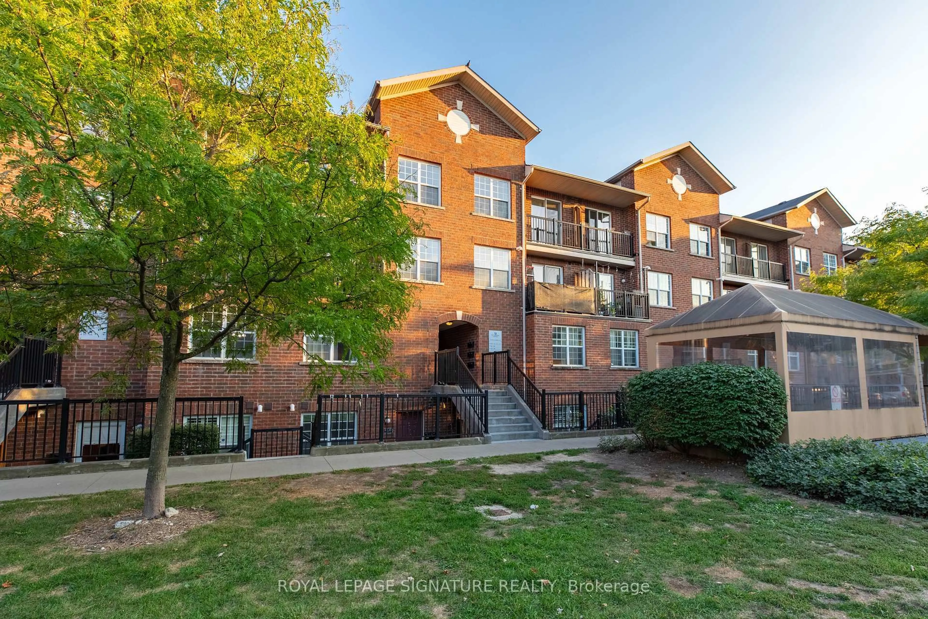 Unknown for 45 Strangford Lane #309, Toronto Ontario M1L 0E5