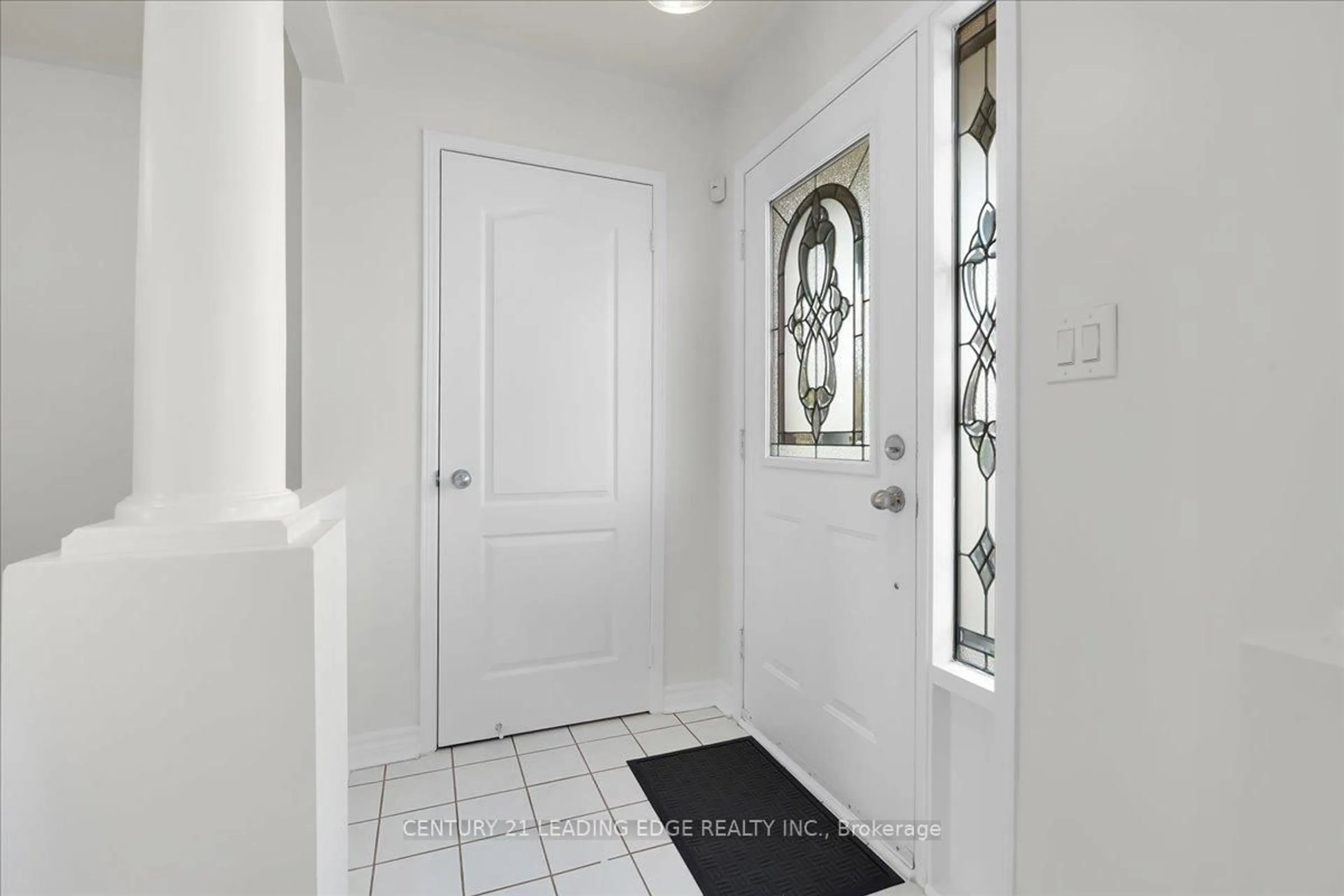 Indoor entryway for 46 Georgina Gate, Toronto Ontario M1L 4T9