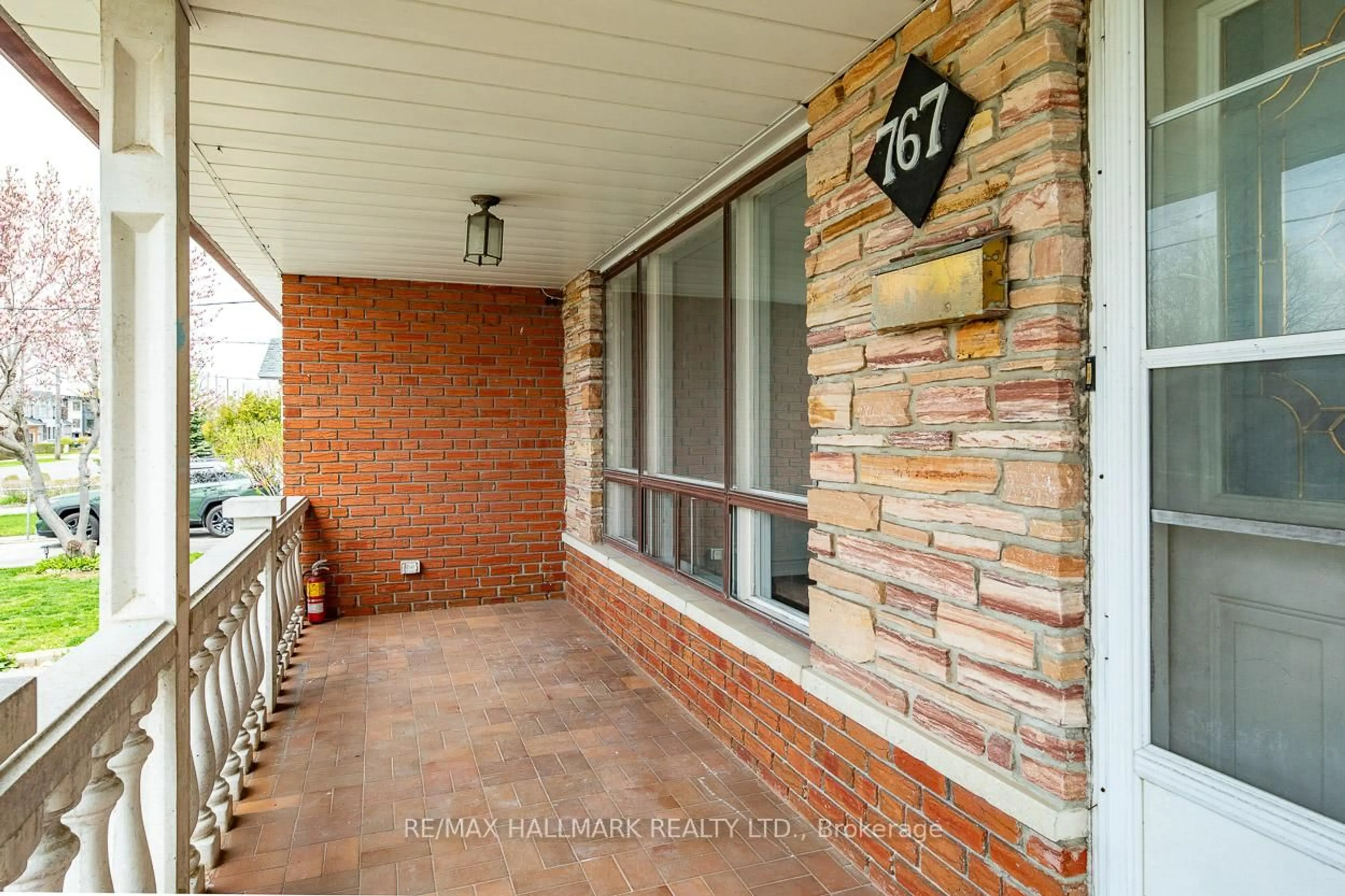 Unknown for 767 Midland Ave, Toronto Ontario M1K 4E5