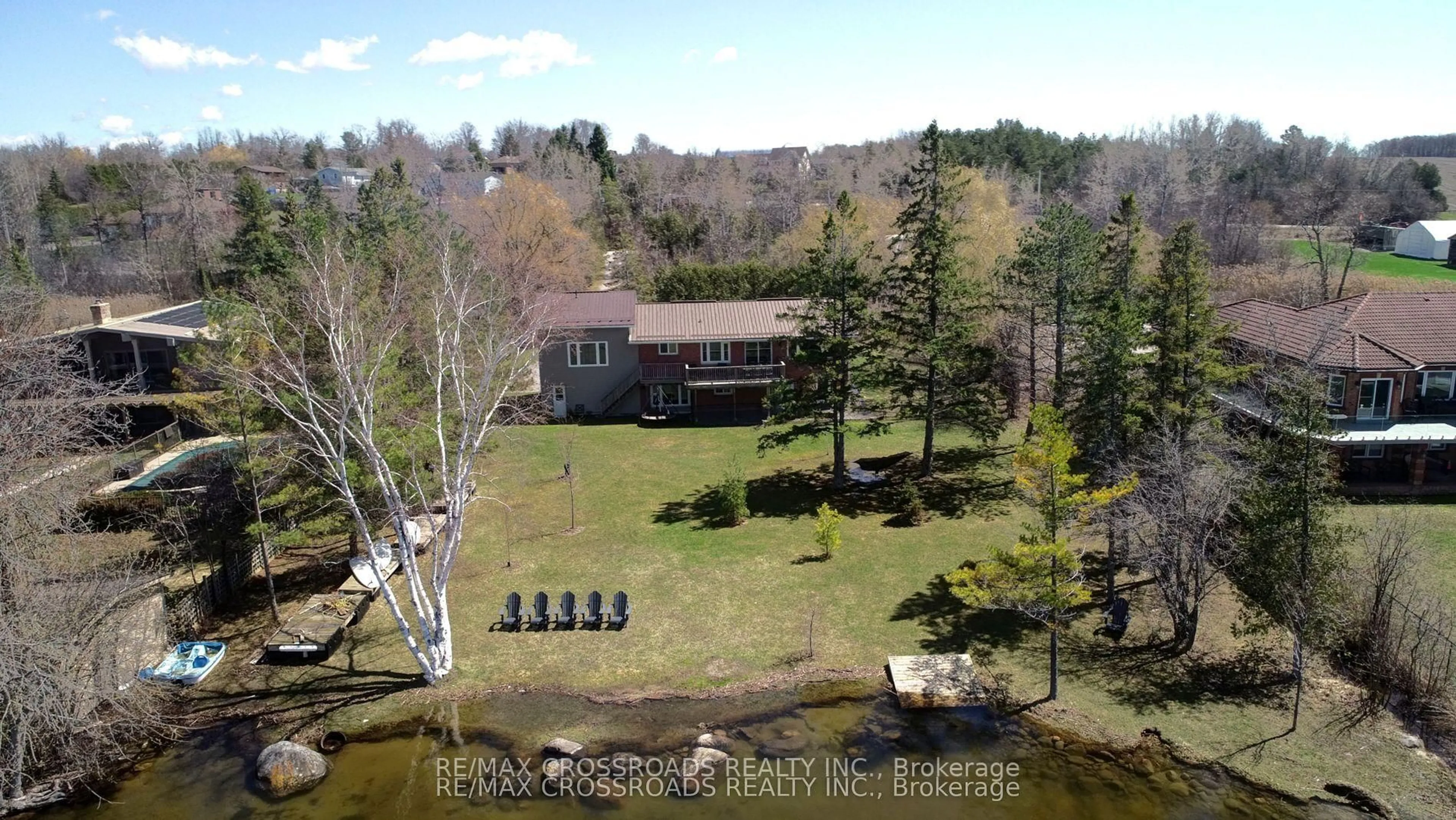A pic from outside/outdoor area/front of a property/back of a property/a pic from drone, water/lake/river/ocean view for 8 Williams Point Rd, Scugog Ontario L0B 1E0