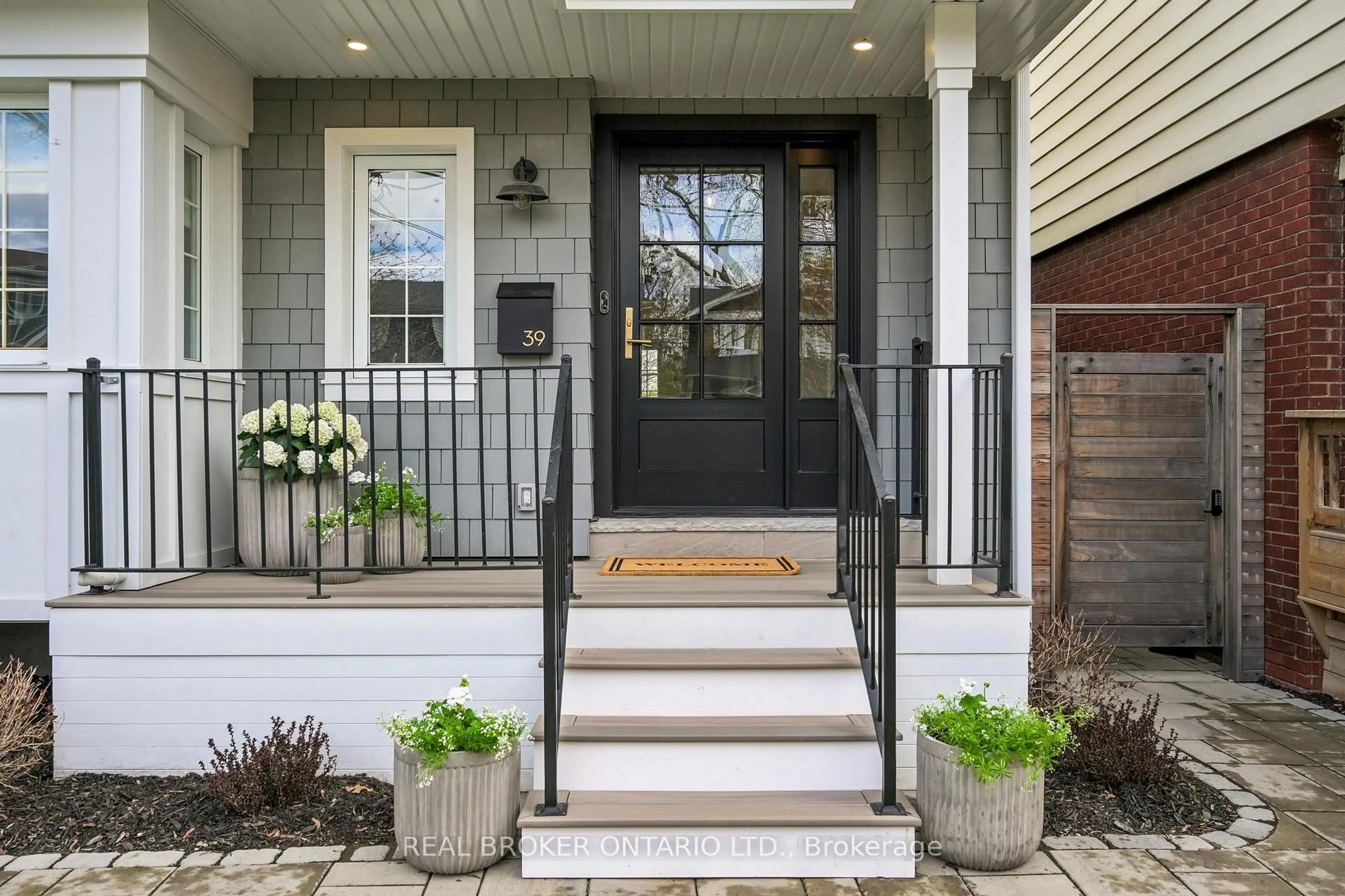 Indoor entryway for 39 Bowmore Rd, Toronto Ontario M4L 3H8