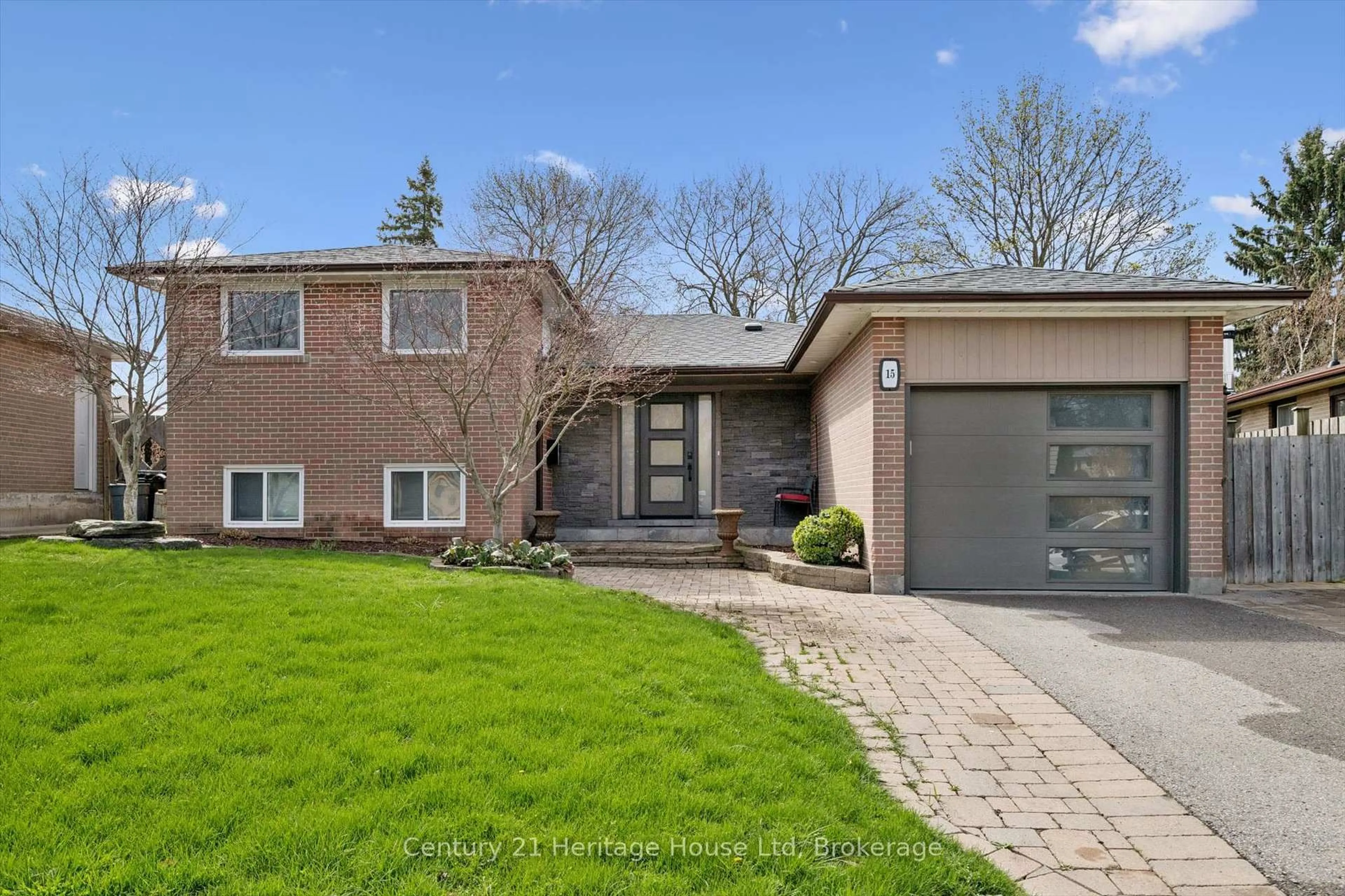 Home with brick exterior material, street for 15 Conference Blvd, Toronto Ontario M1C 2E1