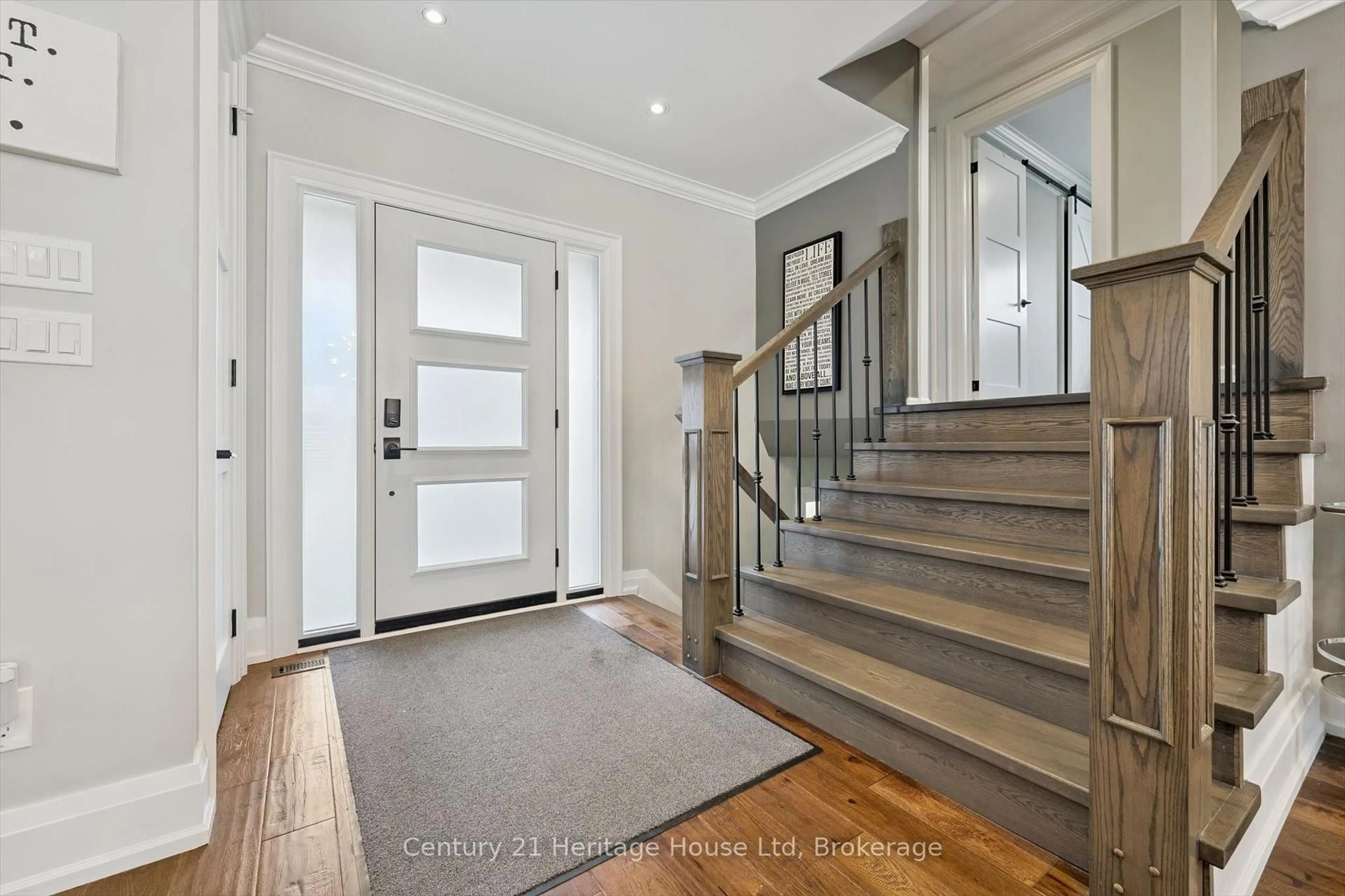 Indoor entryway for 15 Conference Blvd, Toronto Ontario M1C 2E1