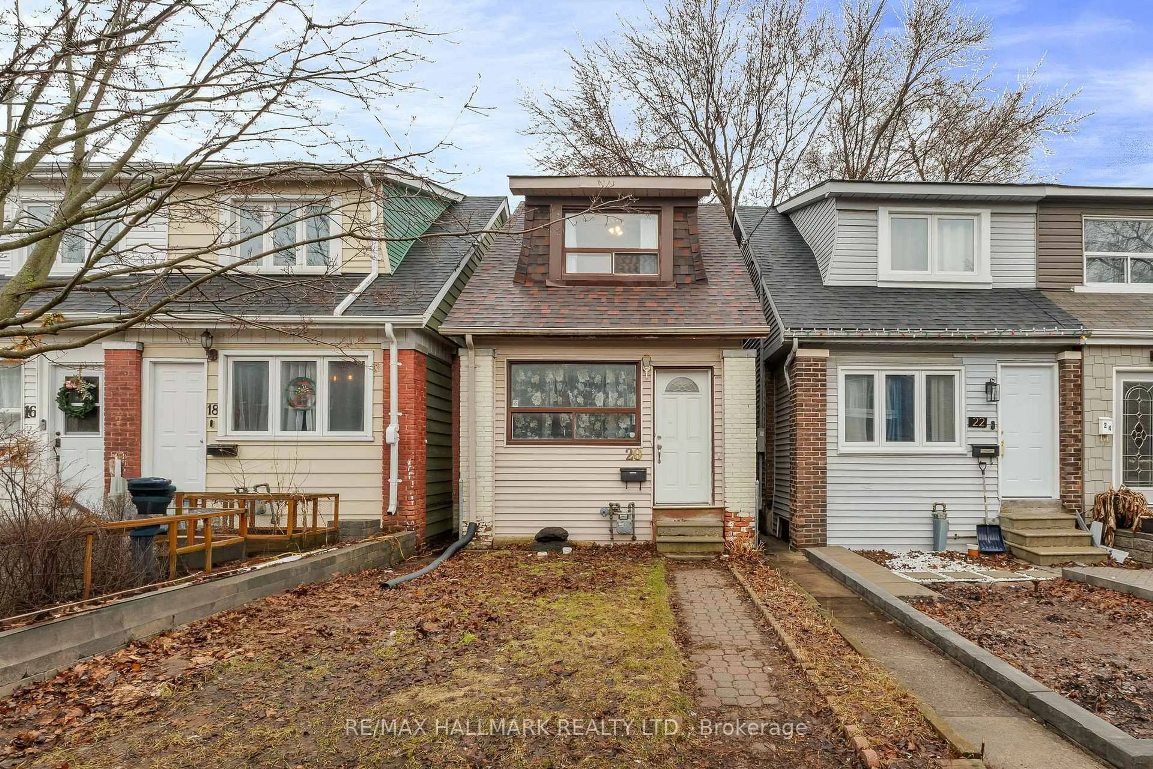 Home with brick exterior material, street for 20 Kelvin Ave, Toronto Ontario M4C 5C8
