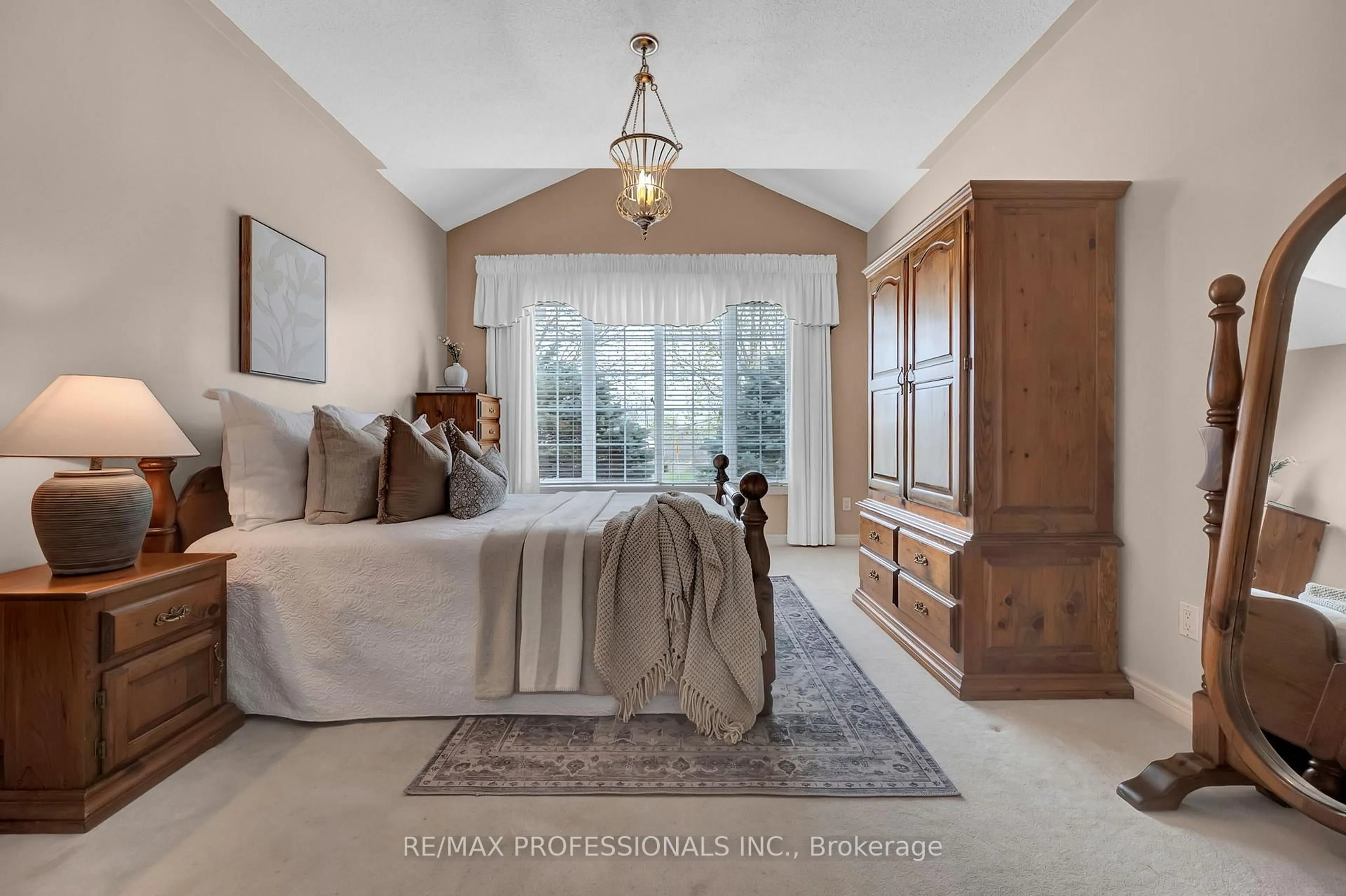 Indoor entryway for 96 Waterbury Cres, Scugog Ontario L9L 1S2
