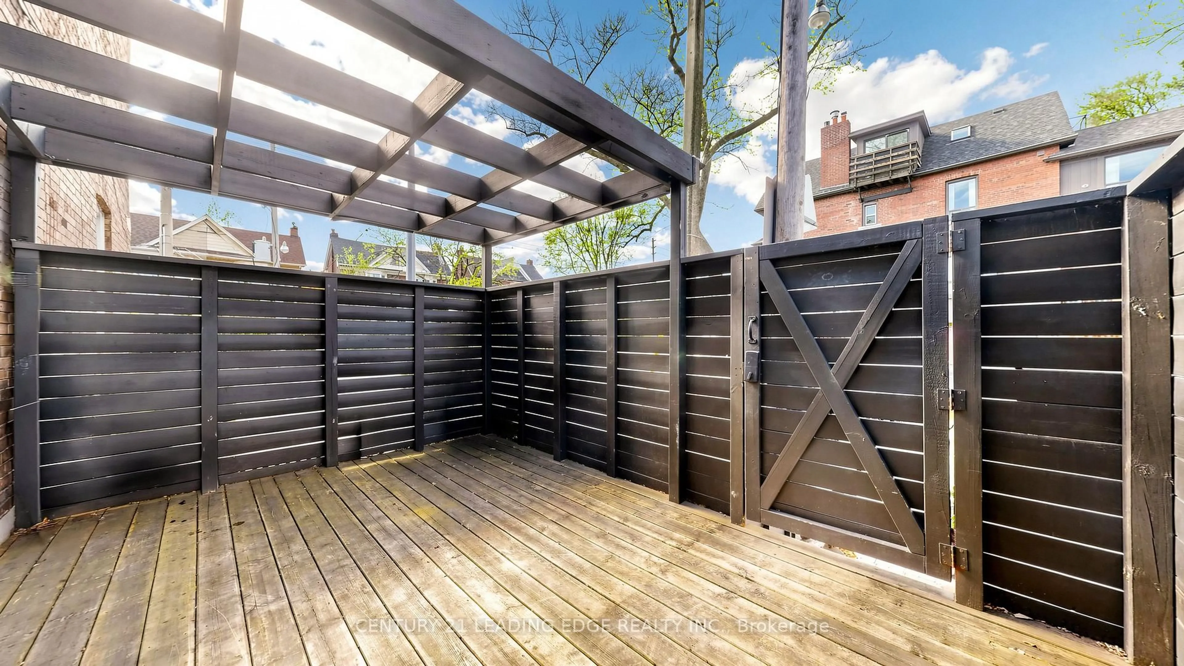 Patio, street for 679 WOODBINE Ave, Toronto Ontario M4E 2J3