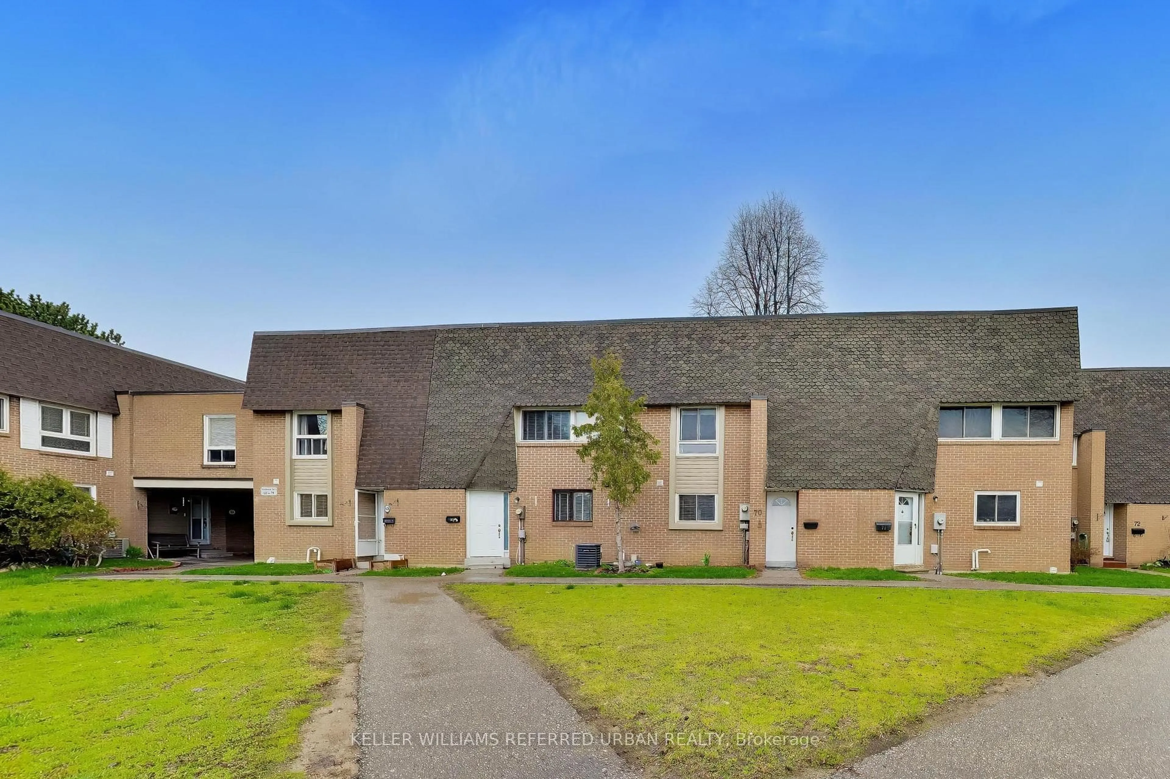 A pic from outside/outdoor area/front of a property/back of a property/a pic from drone, street for 1235 Radom St #52, Pickering Ontario L1W 1J3