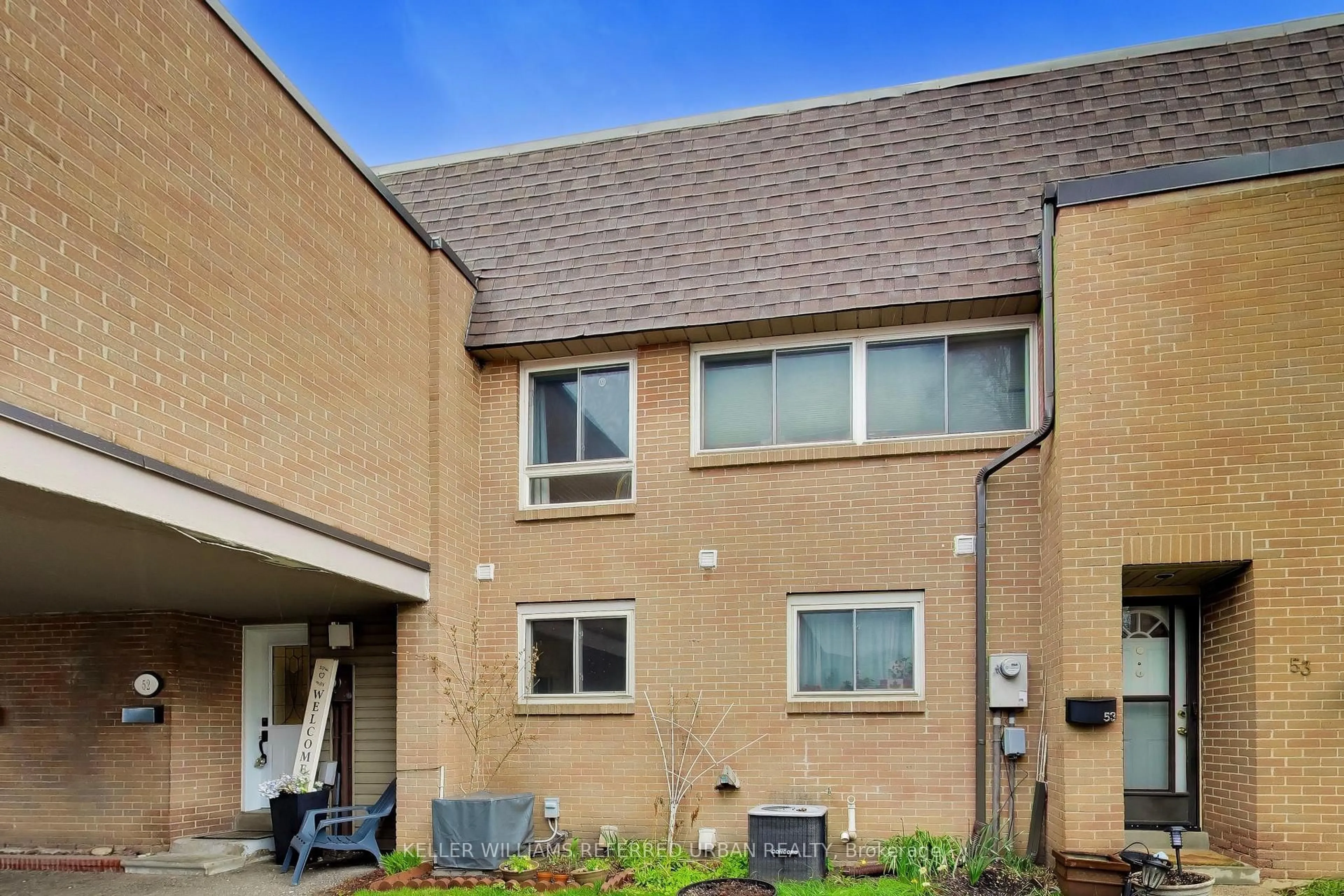 Patio, street for 1235 Radom St #52, Pickering Ontario L1W 1J3