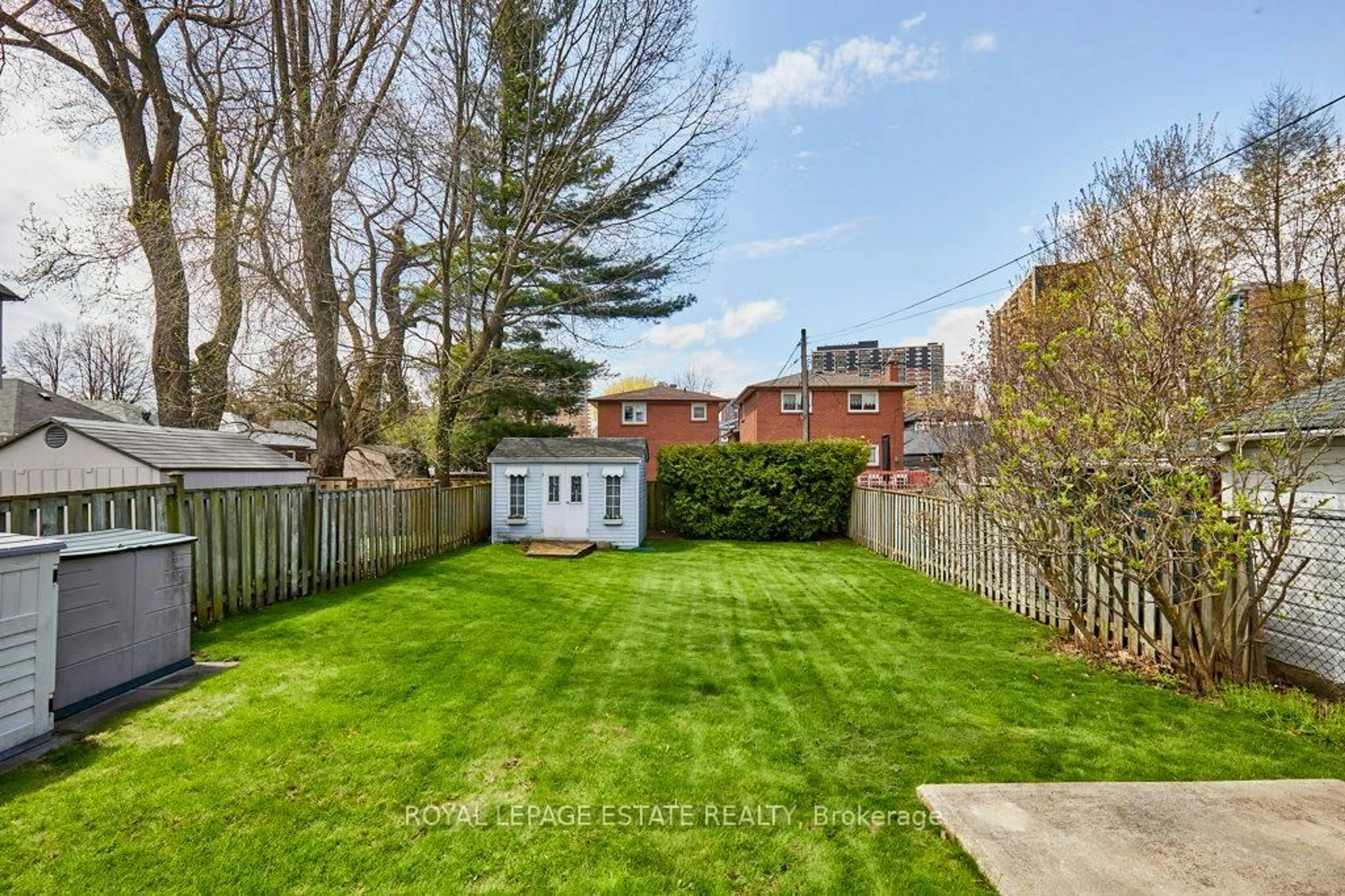 A pic from outside/outdoor area/front of a property/back of a property/a pic from drone, street for 138 August Ave, Toronto Ontario M1L 3N4