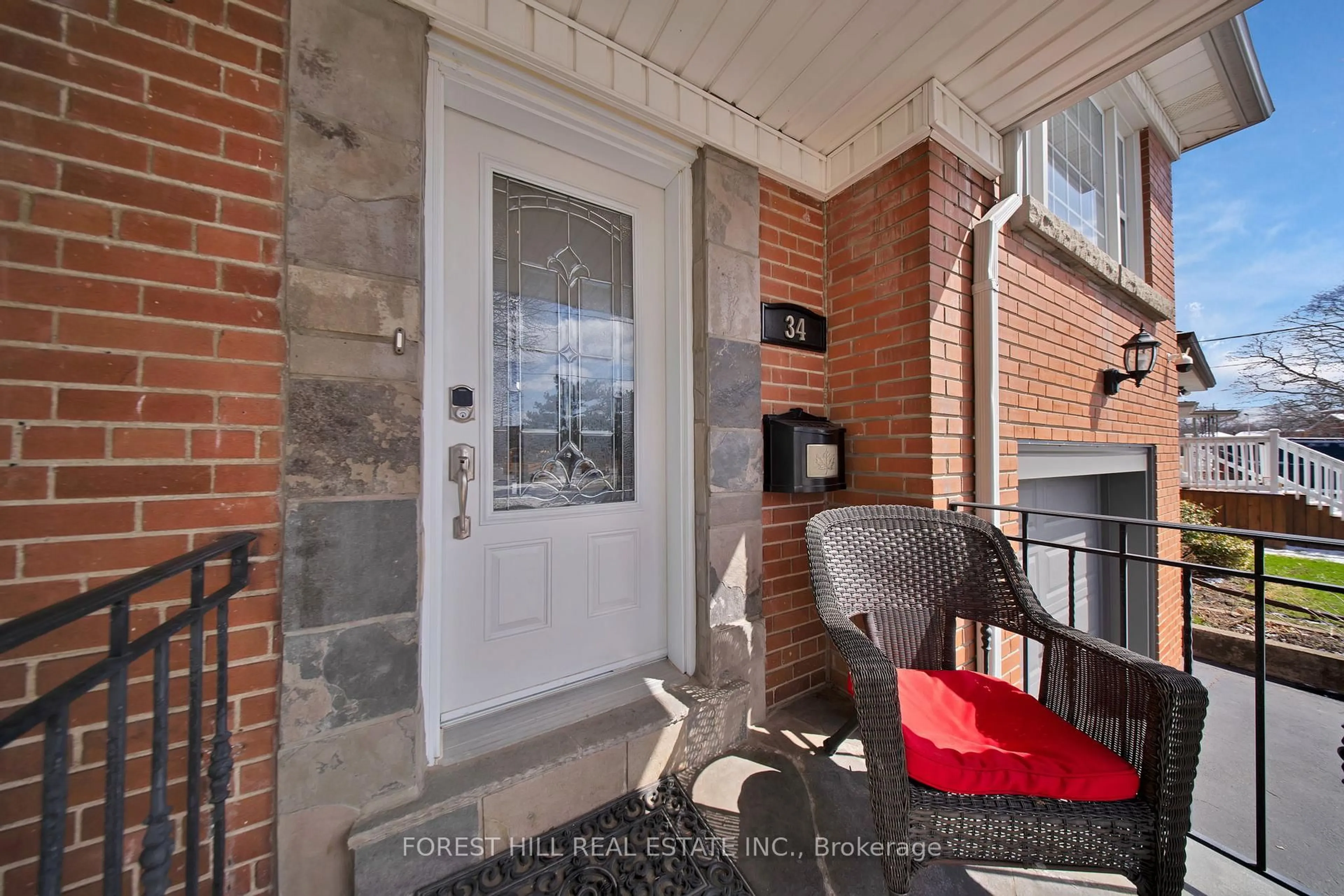 Indoor entryway for 34 Edge Park Ave, Toronto Ontario M1L 2E6