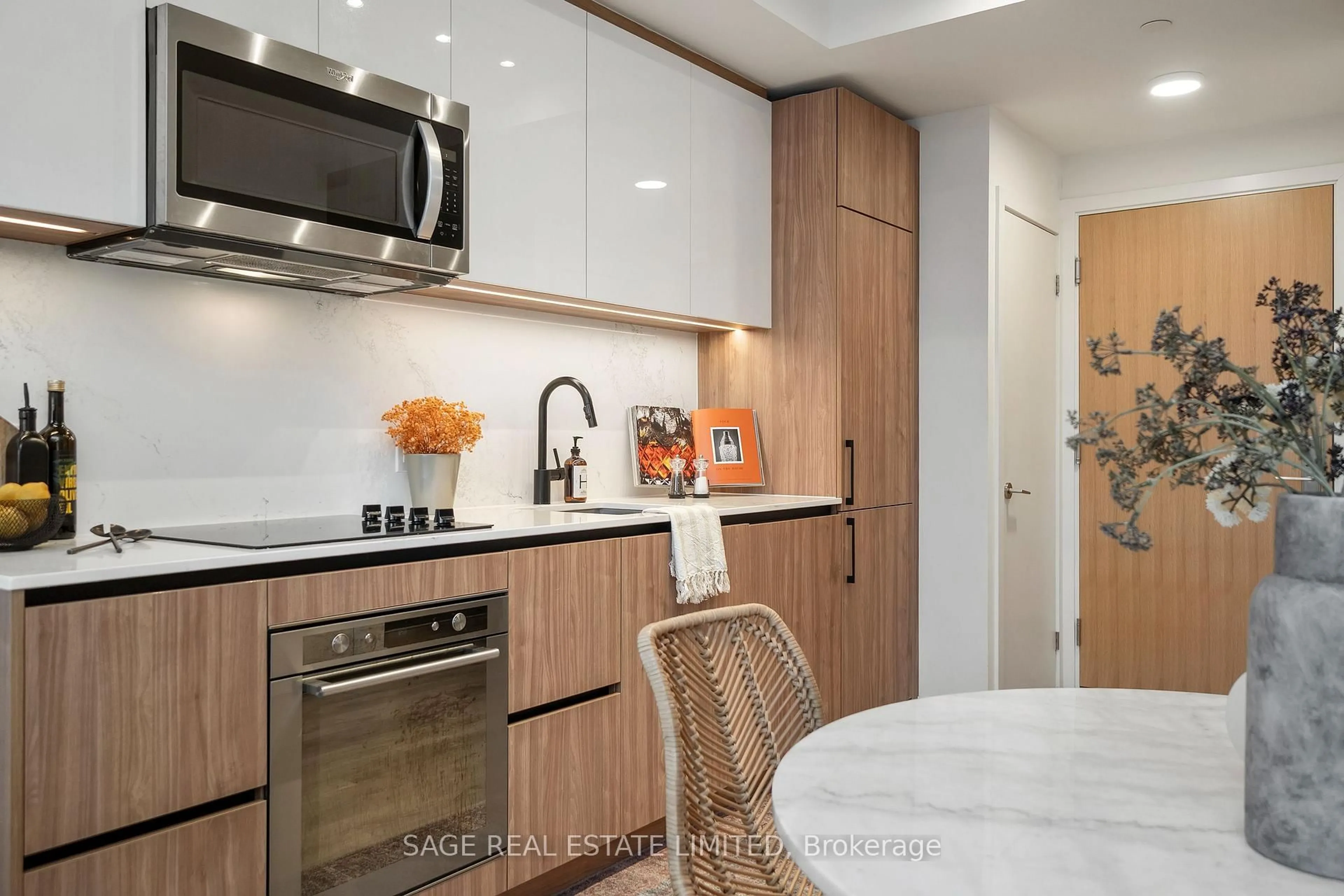 Contemporary kitchen, unknown for 150 Logan Ave #606, Toronto Ontario M4M 0E4