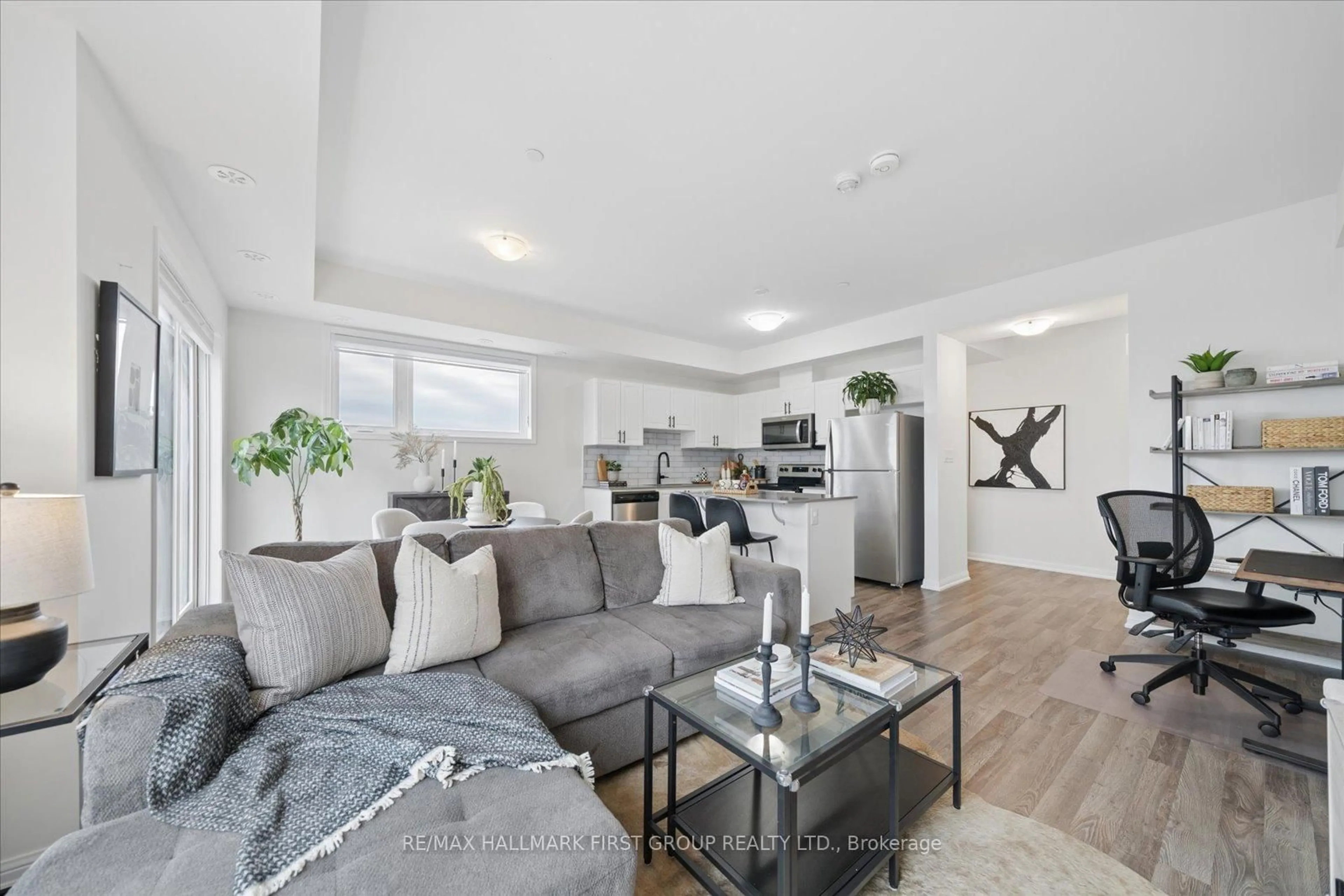 Living room with furniture, unknown for 1460 Whites Rd #224, Pickering Ontario L1V 0E8