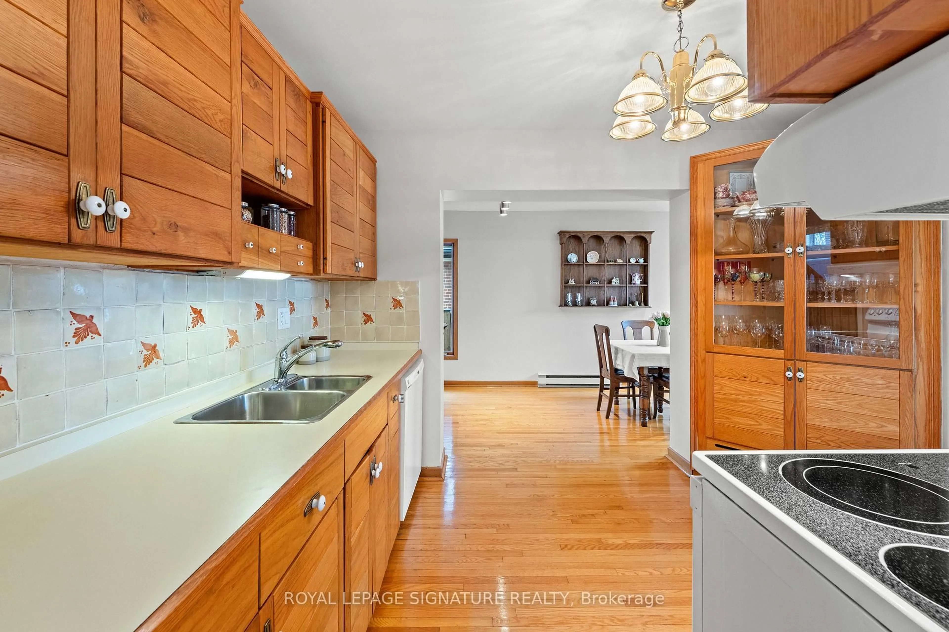 Open concept kitchen, unknown for 16 Shrewsbury Sq, Toronto Ontario M1T 1L2