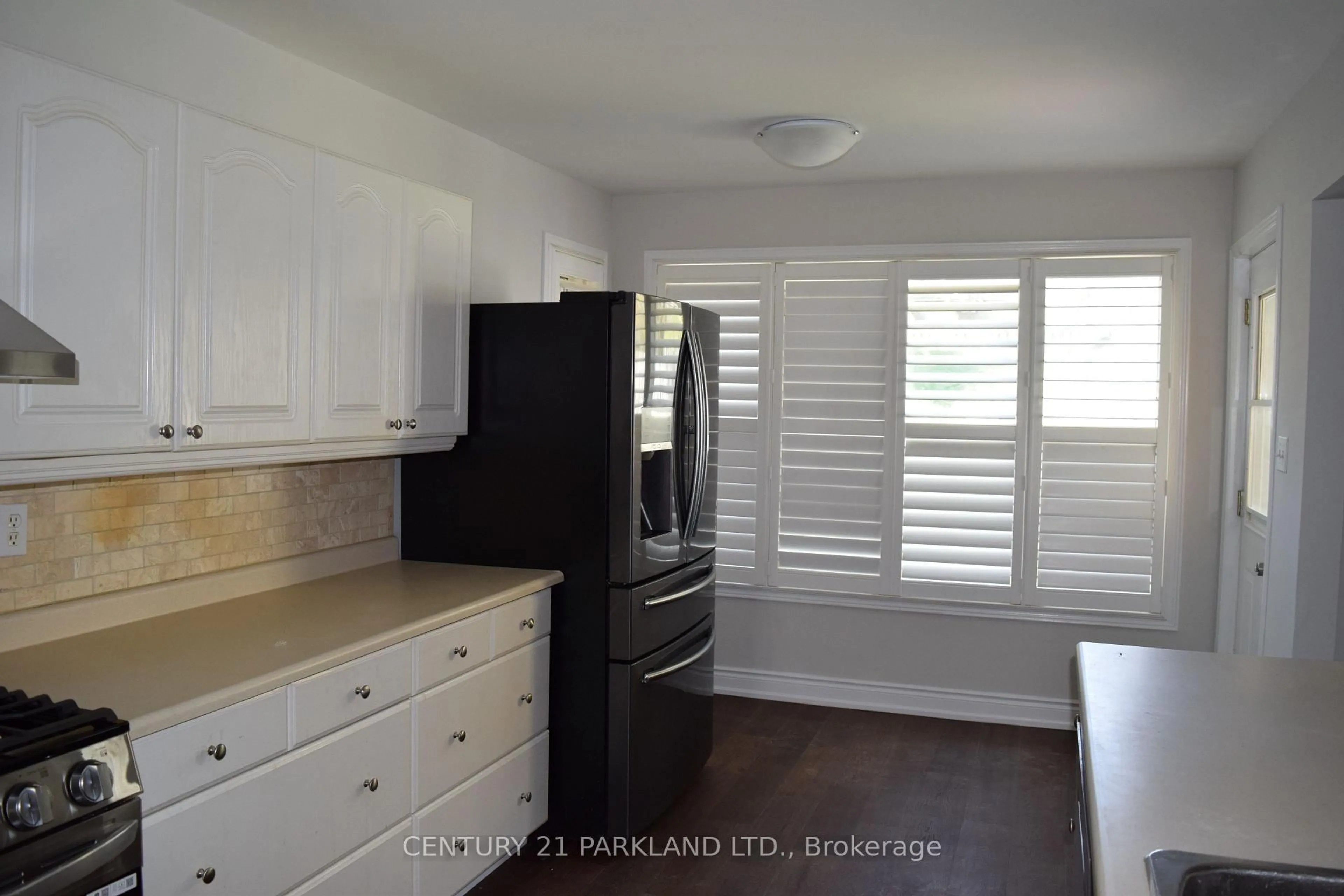 Standard kitchen, unknown for 797 Lochness Cres, Oshawa Ontario L1J 7R2